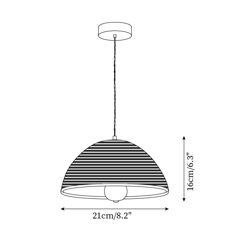 Hanglamp met rotan kap en metalen lichaam conische vorm natuurlijk minimalistisch