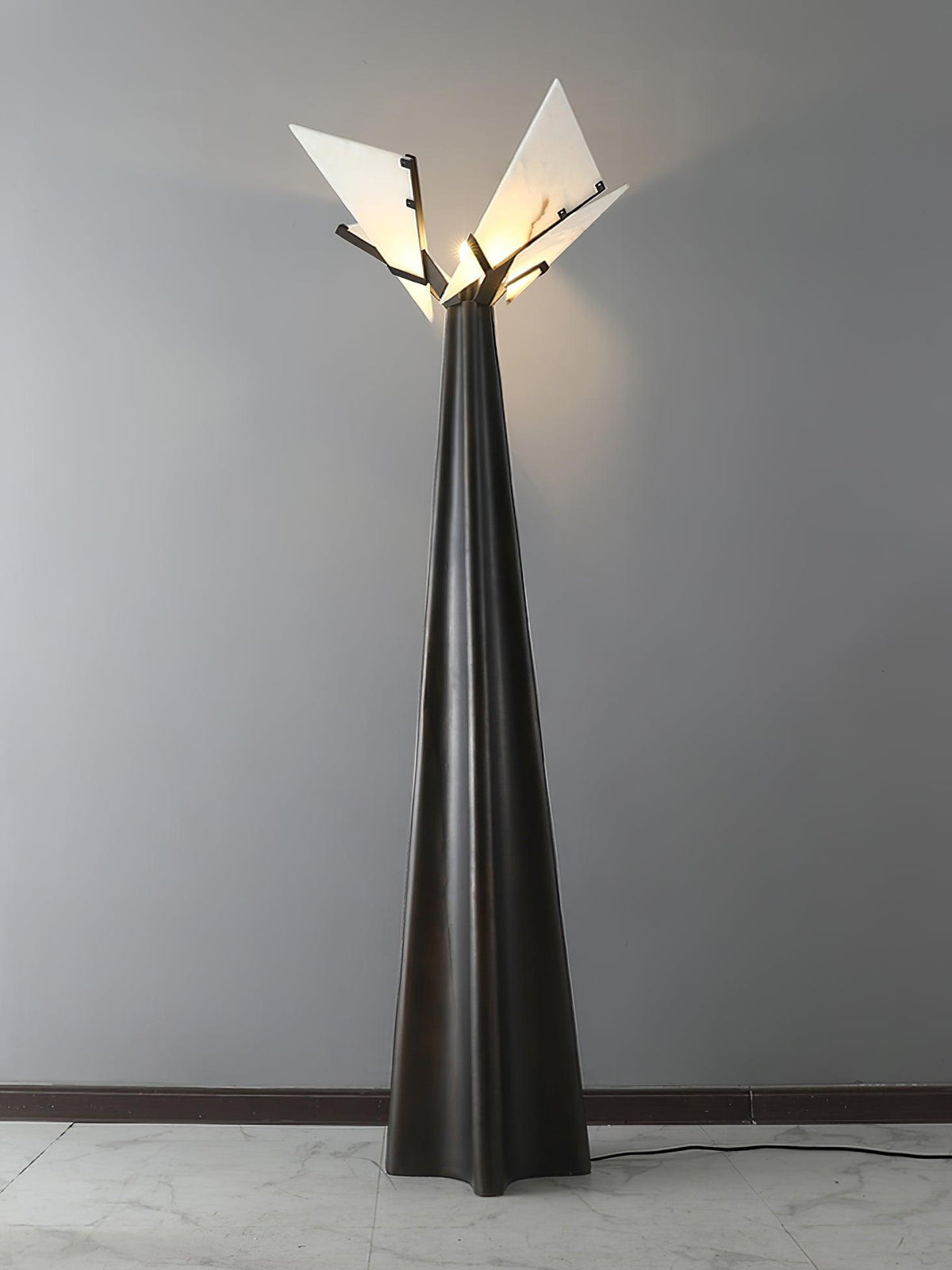 Religieuse vloerlamp