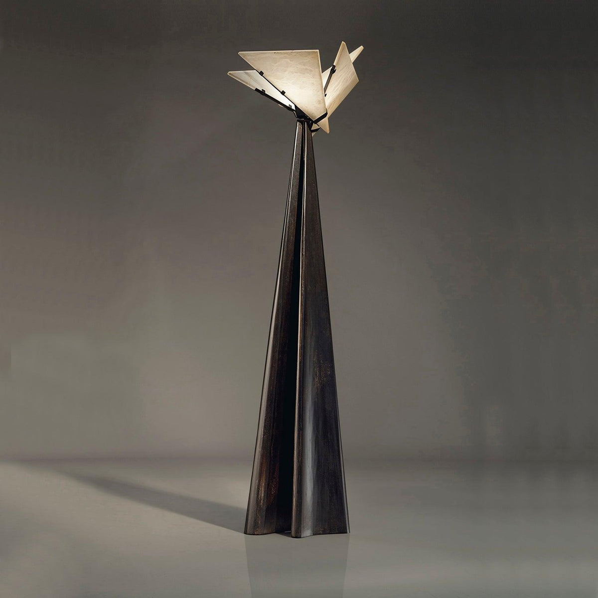 Religieuse vloerlamp