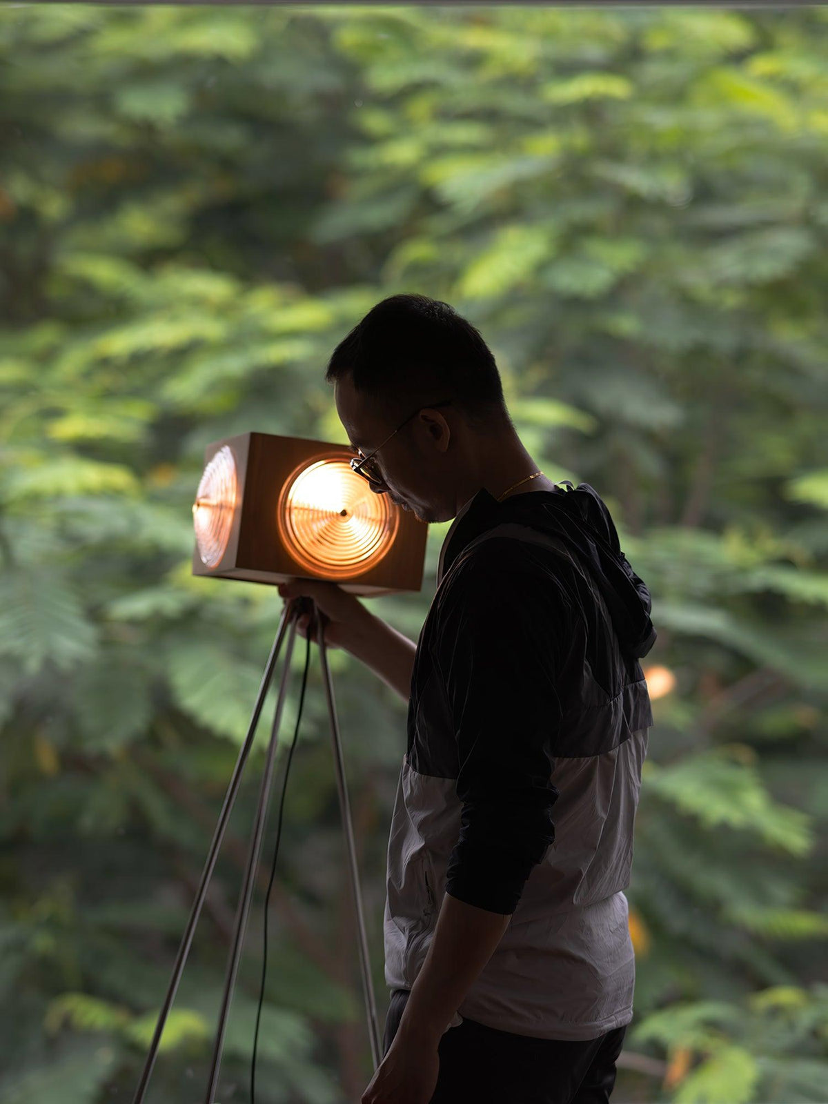 Vesoren houten vloerlamp met driepoot