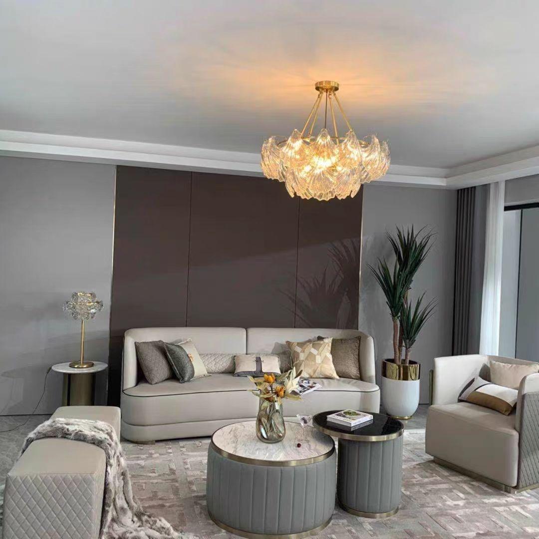 Veluaya plafondlamp met ribbelvormige glazen kap in goudkleurige afwerking
