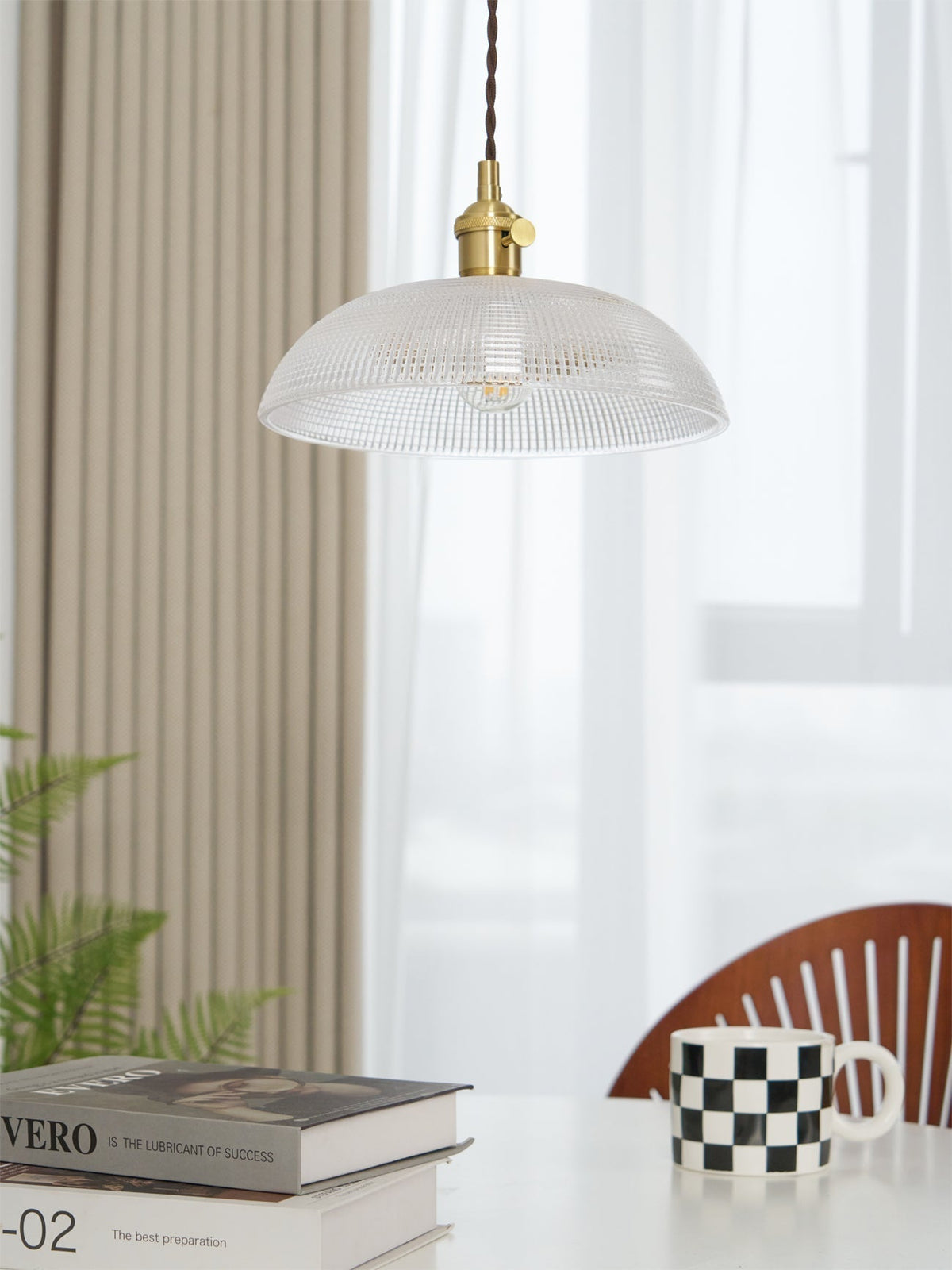 Crinel hanglamp van messing en glas