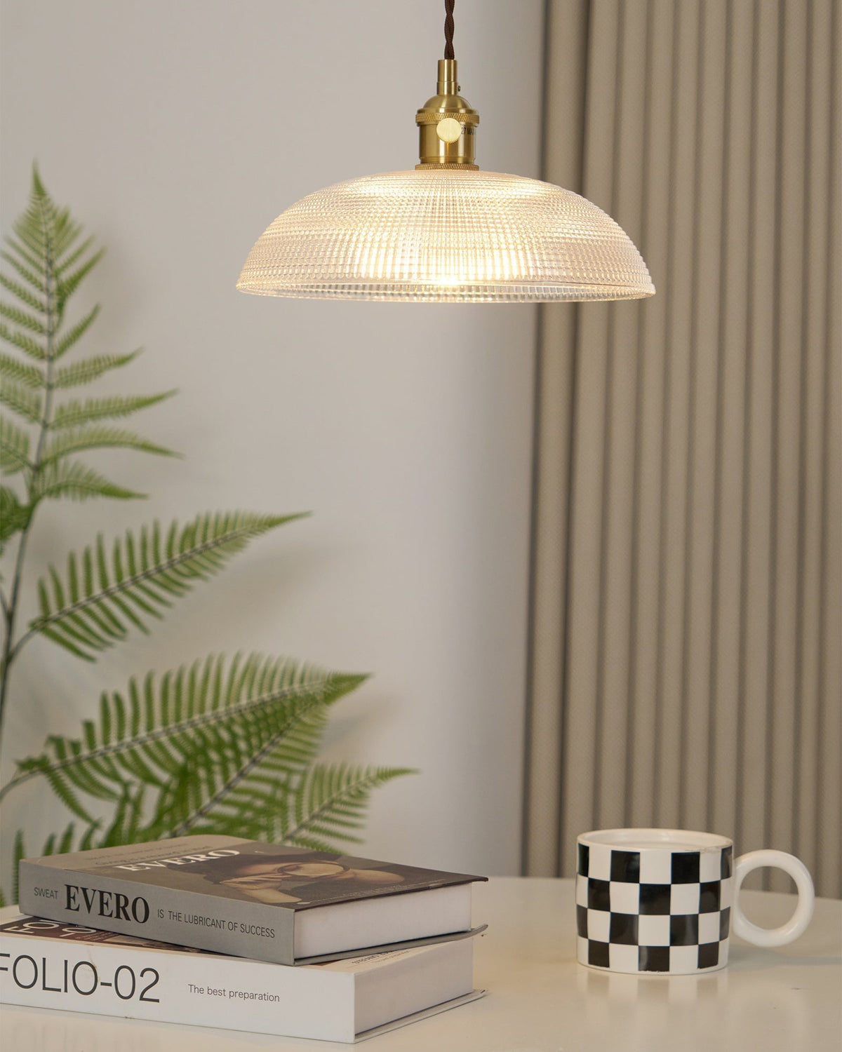 Crinel hanglamp van messing en glas