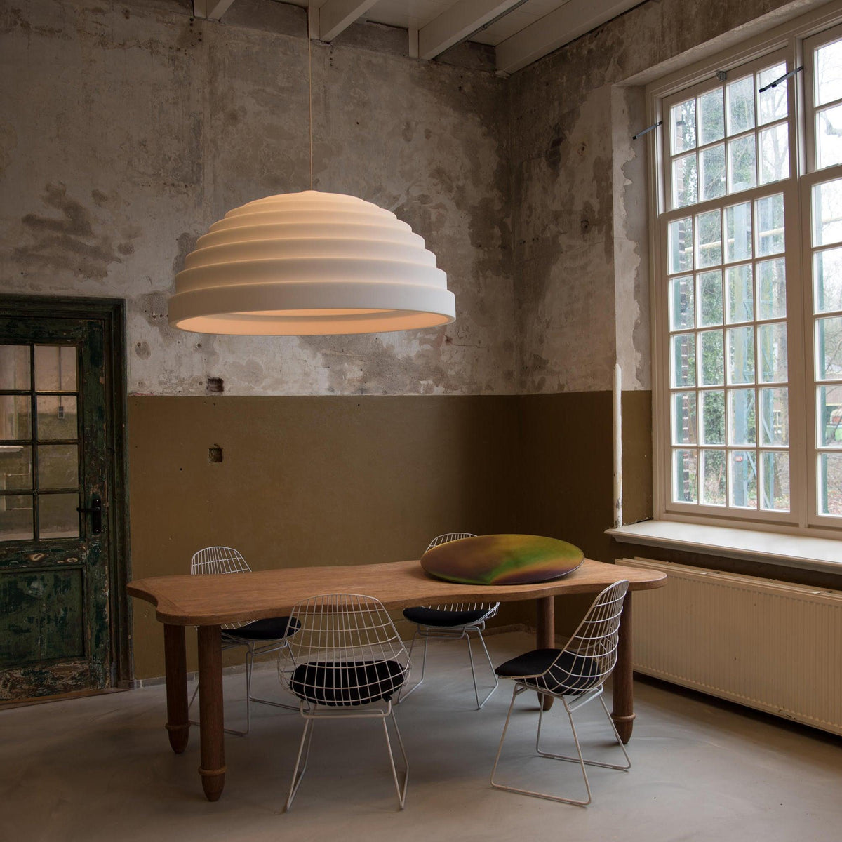 Niruise minimalistische hanglamp van hars