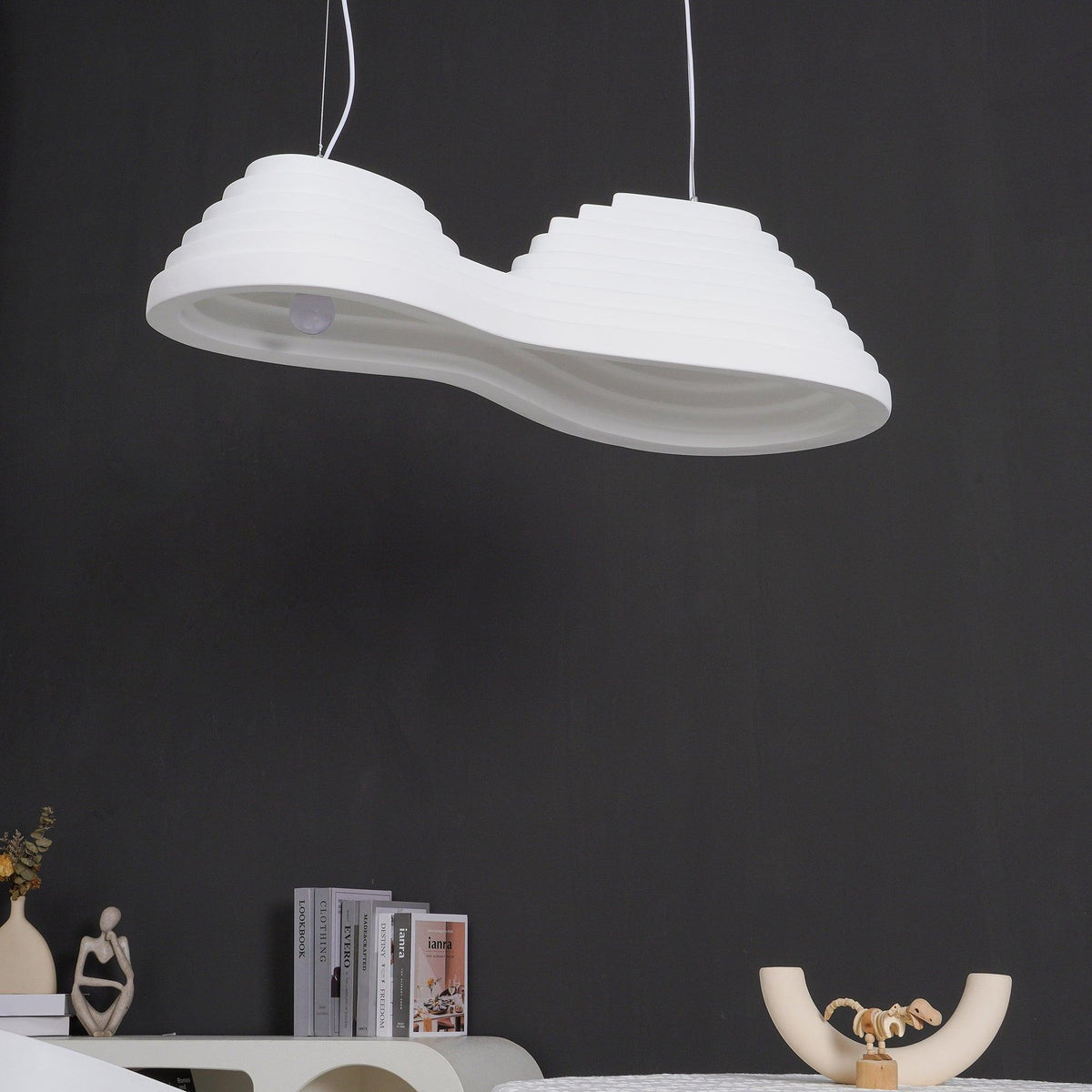 Niruise minimalistische hanglamp van hars