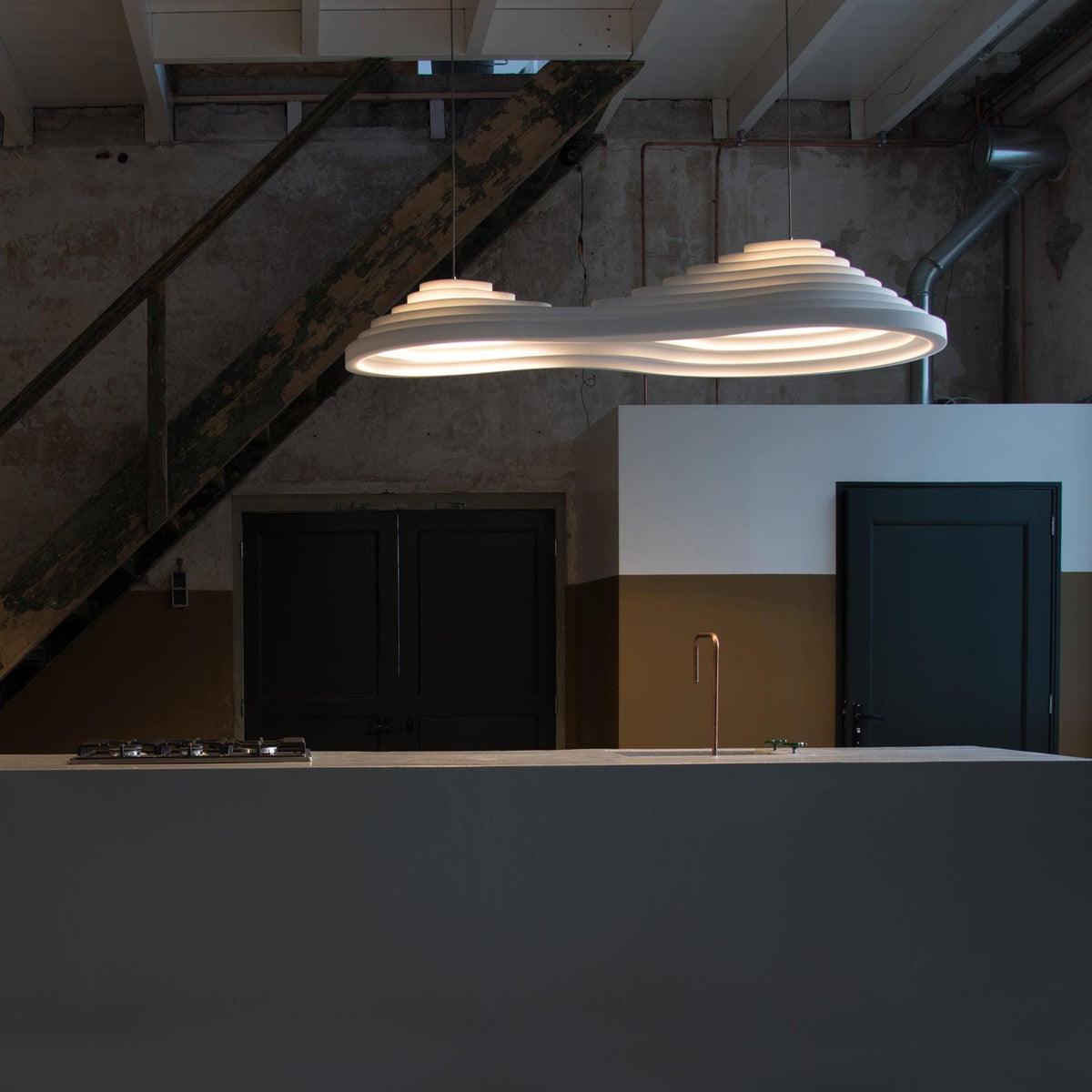 Niruise minimalistische hanglamp van hars
