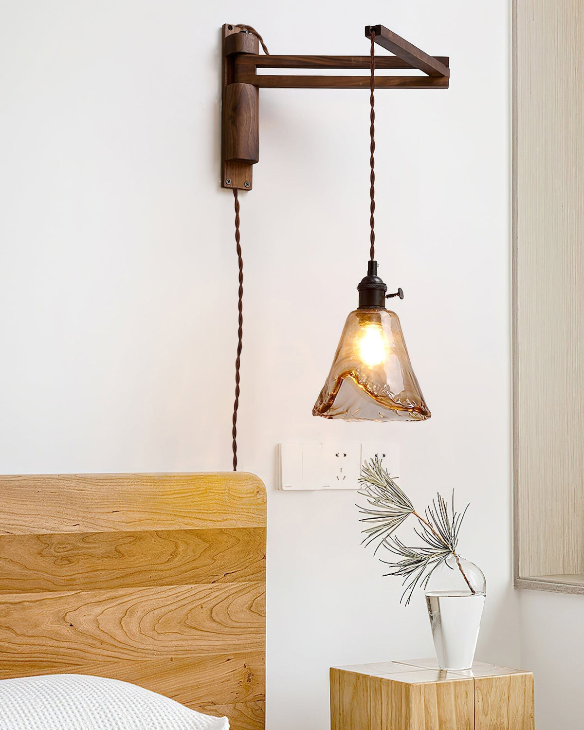 Mirisaria wandlamp