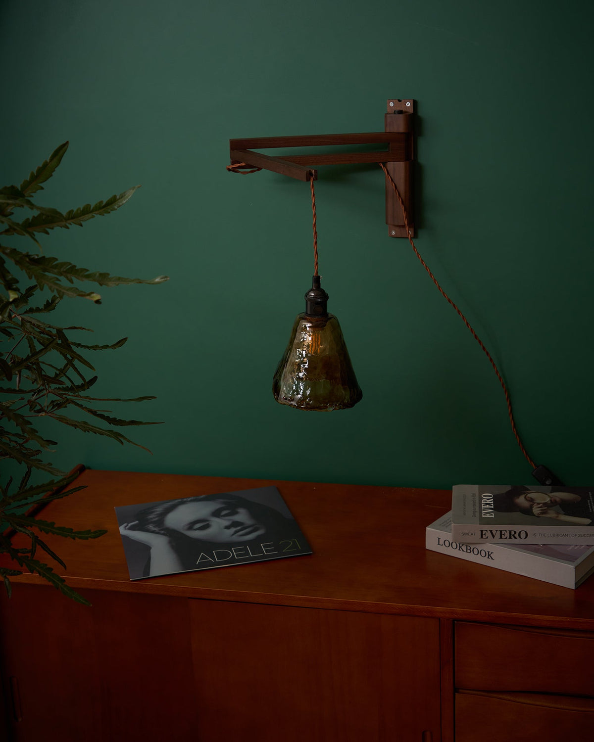 Mirisaria wandlamp