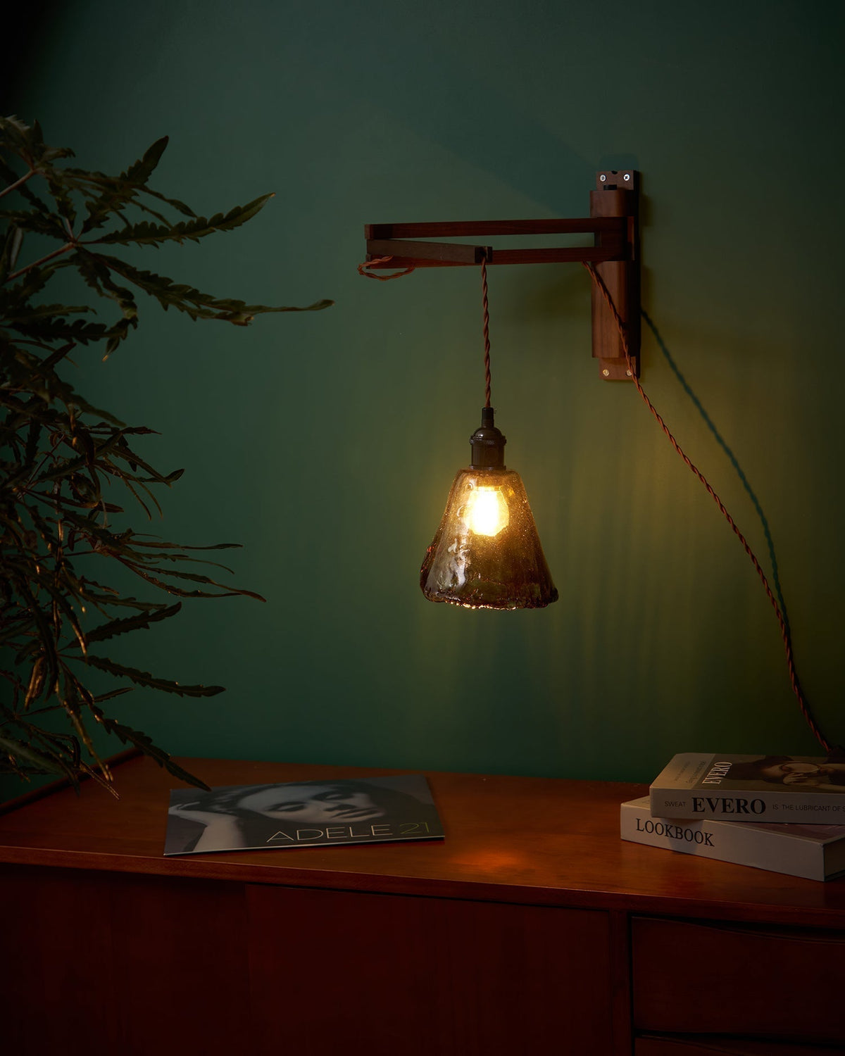 Mirisaria wandlamp