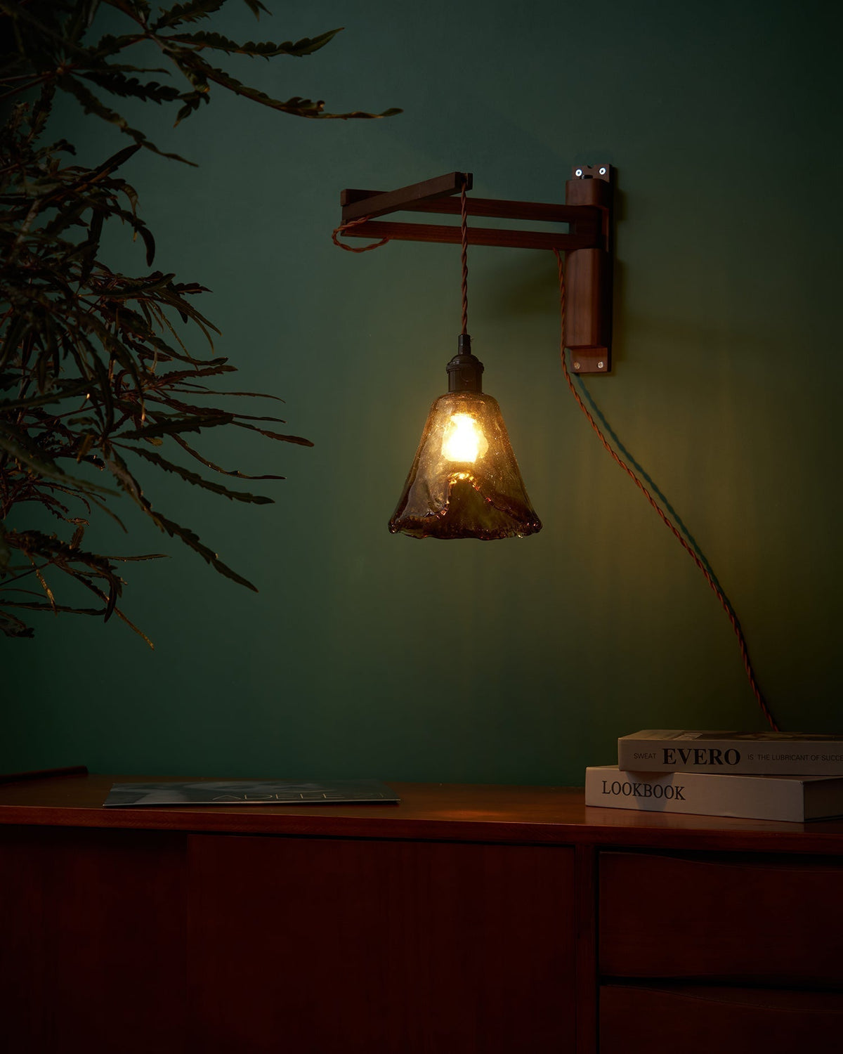 Mirisaria wandlamp