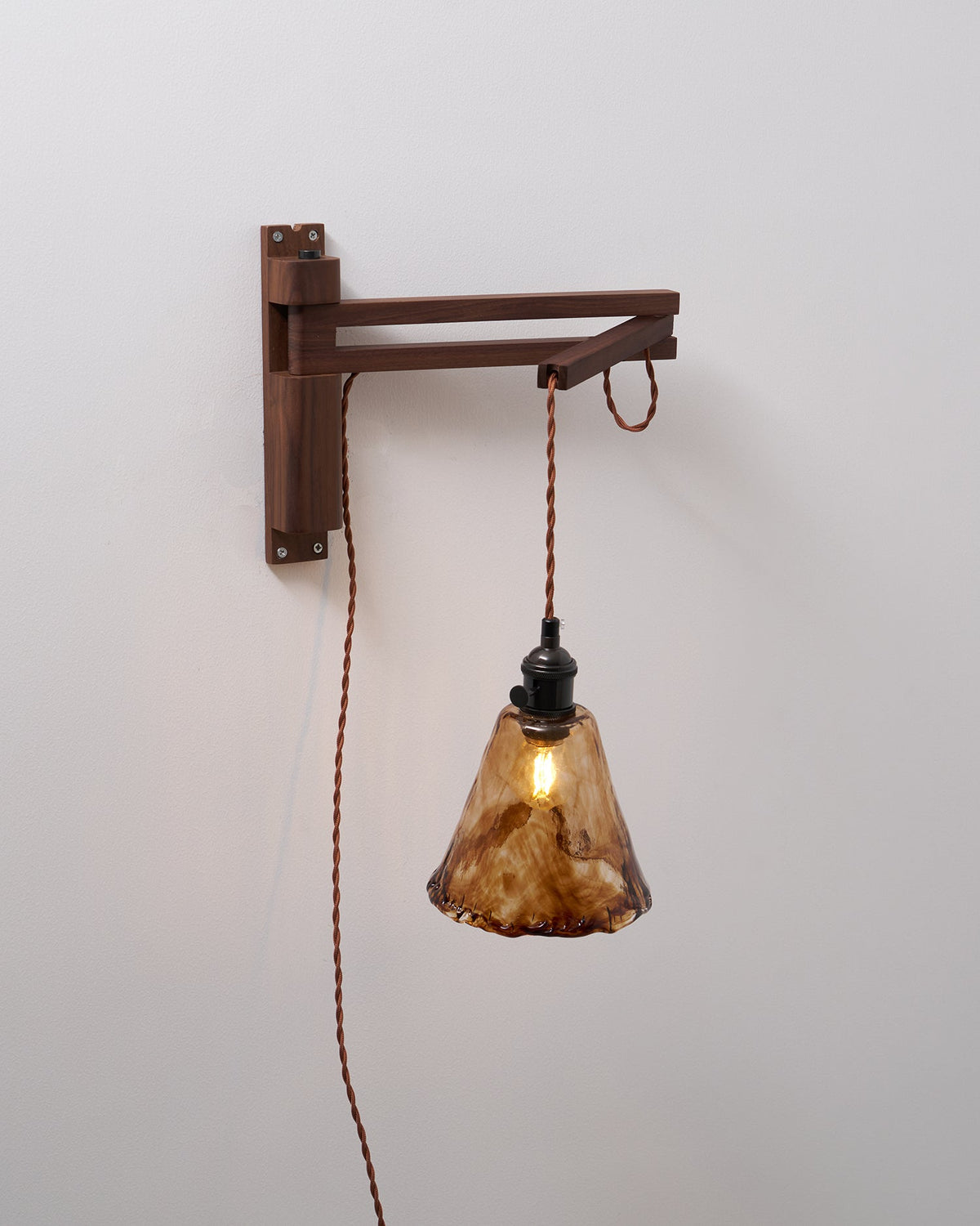 Mirisaria wandlamp