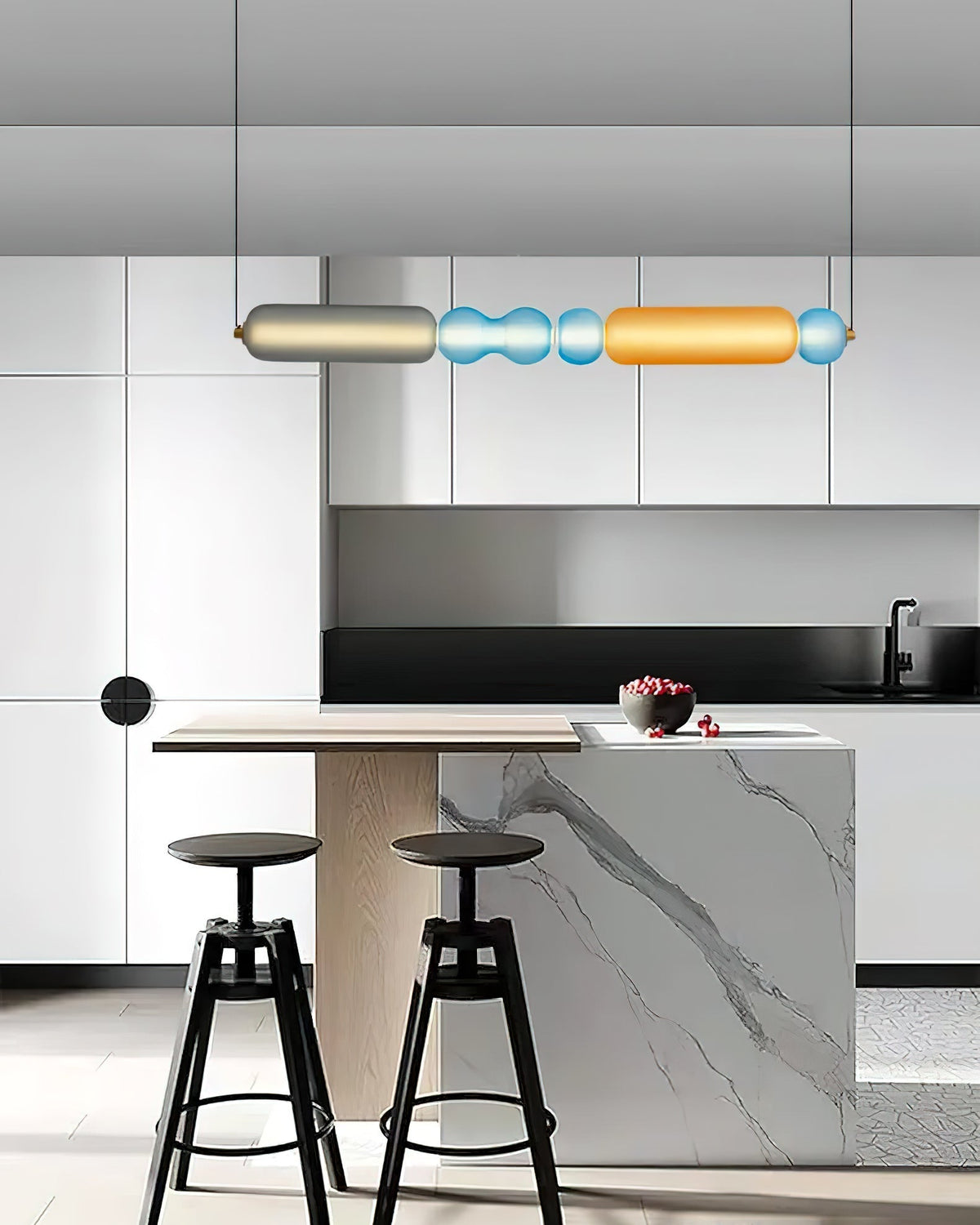 Lioririse hanglamp met gekleurde glas modern