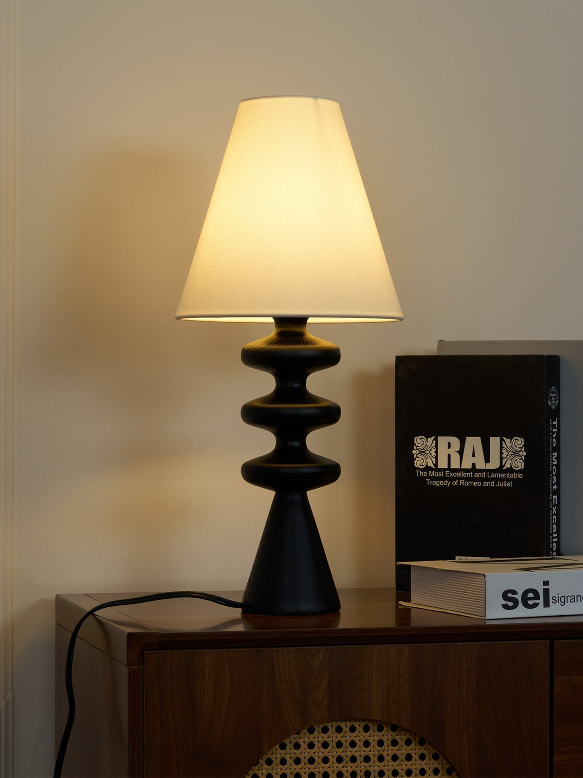 Zelms moderne tafellamp van hout