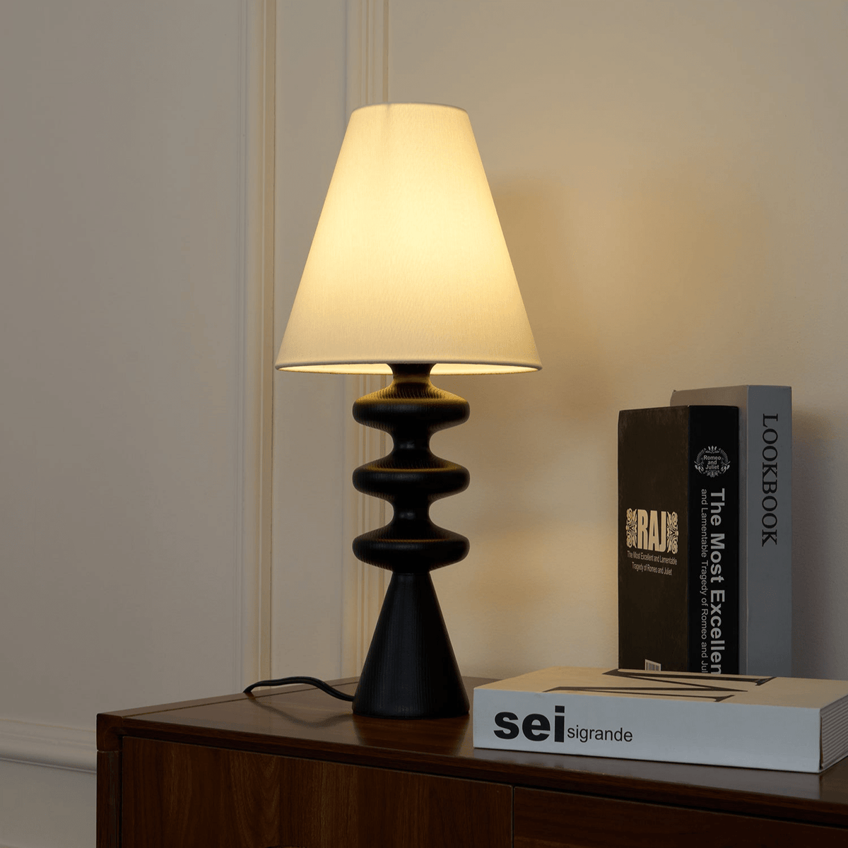 Zelms moderne tafellamp van hout