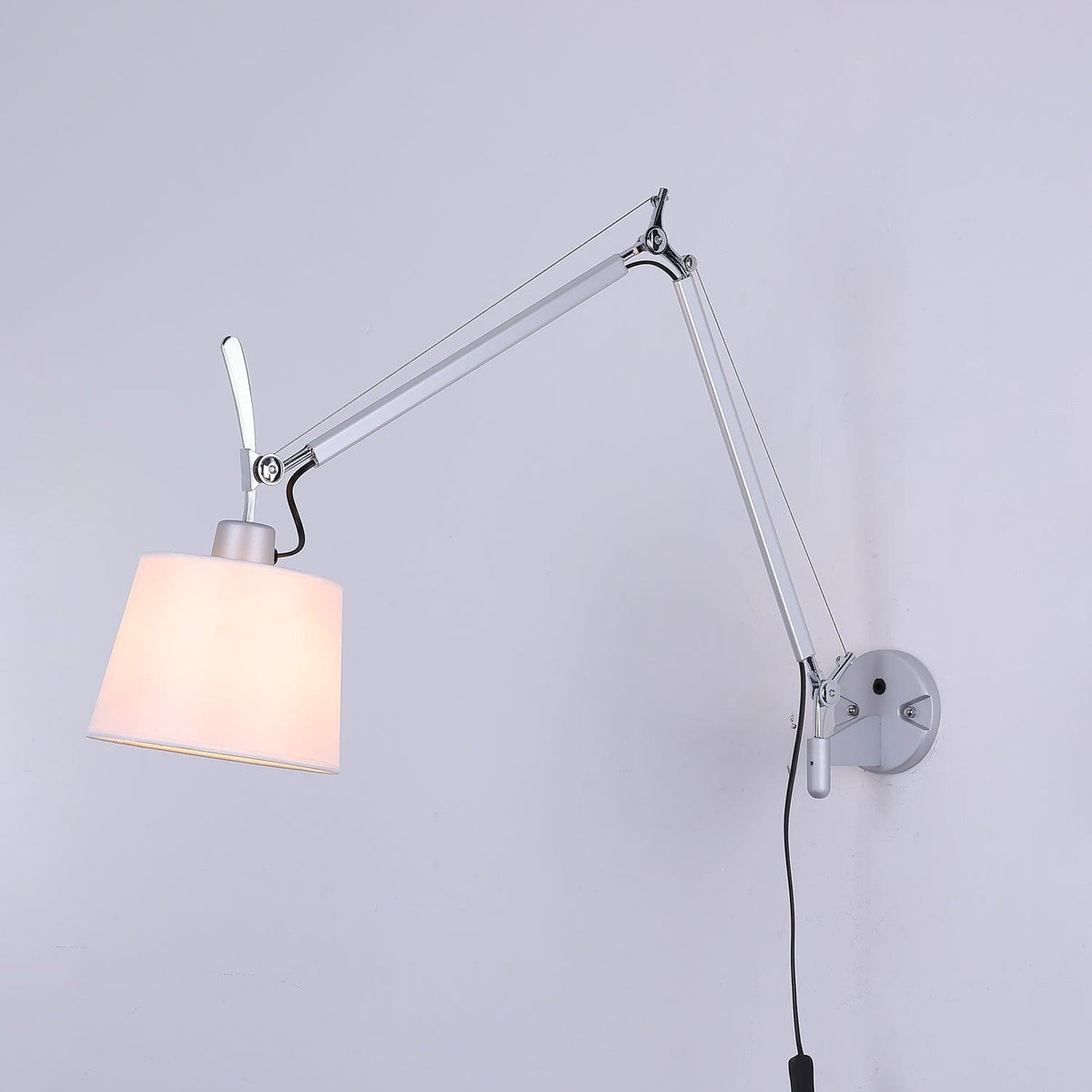 Elvinir Rocker Moderne wandlamp met stoffen kap