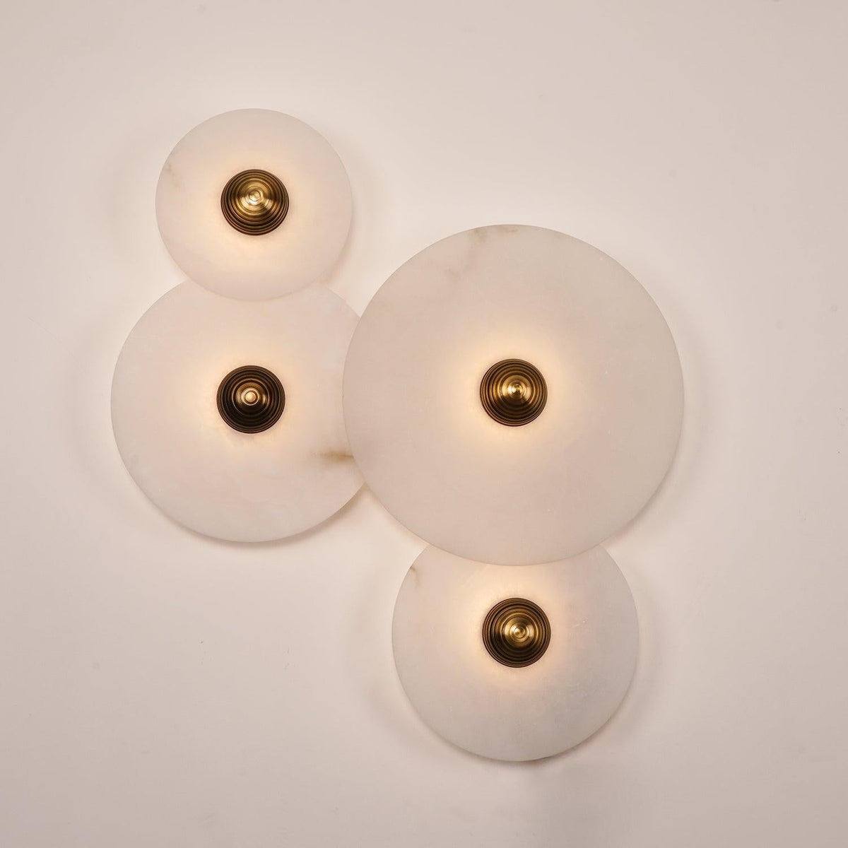 Apollo ronde albasten wandlamp
