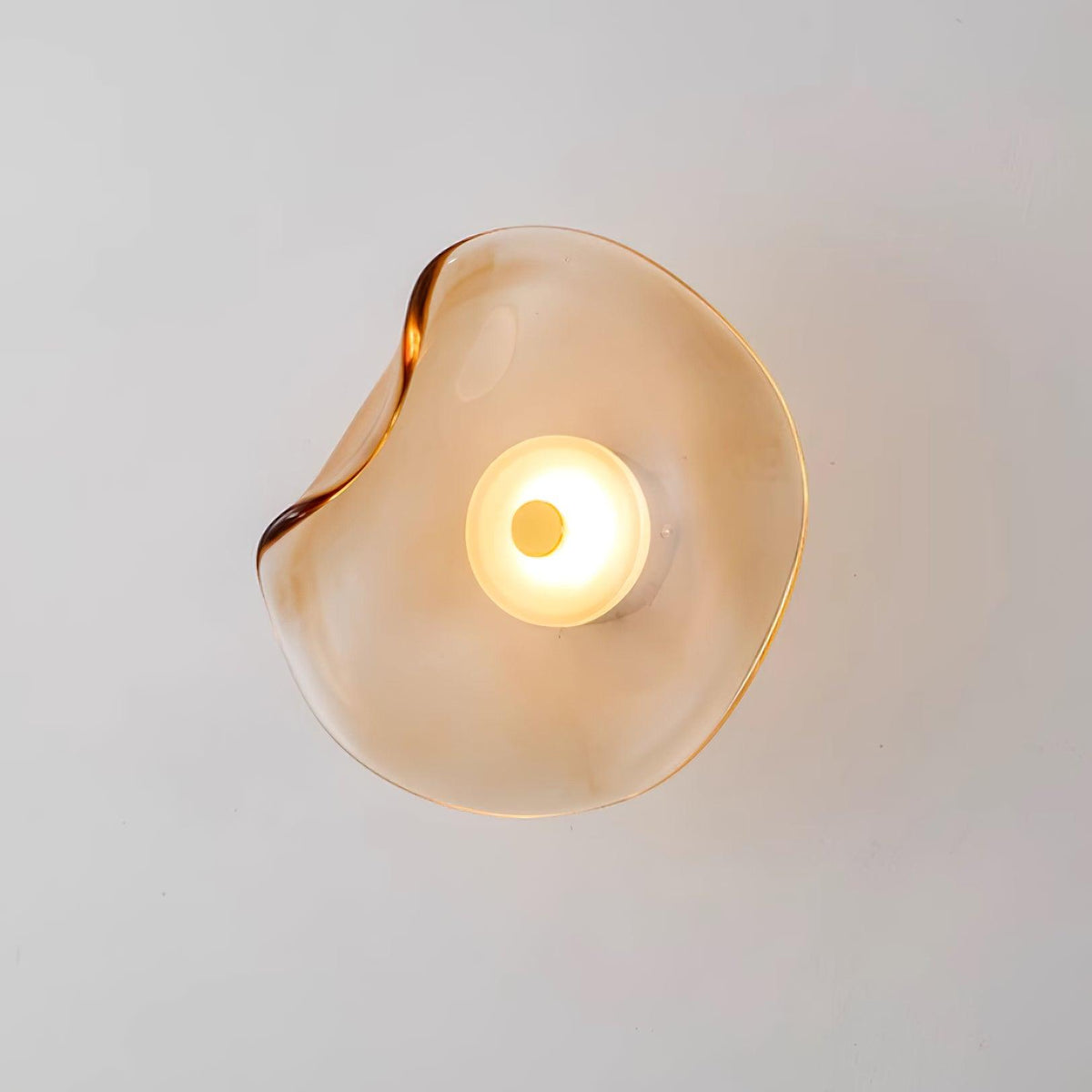 Kira wandlamp met amberkleurig glas