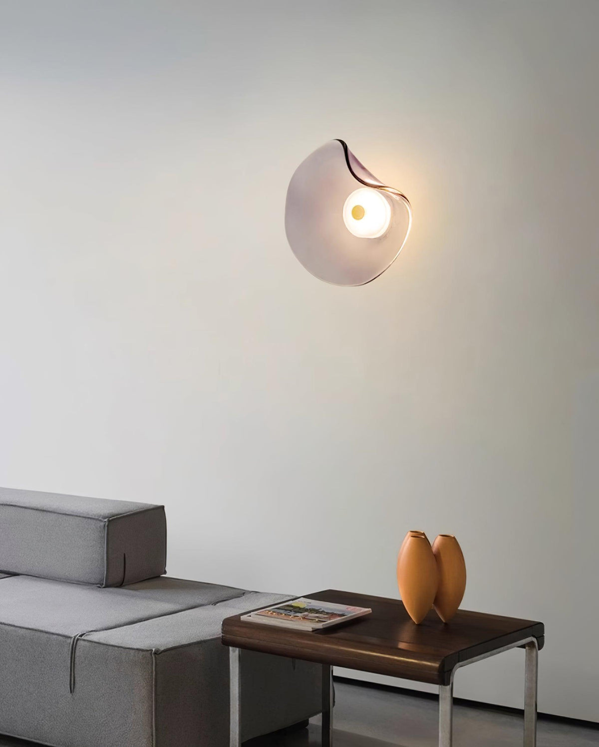 Kira wandlamp met amberkleurig glas