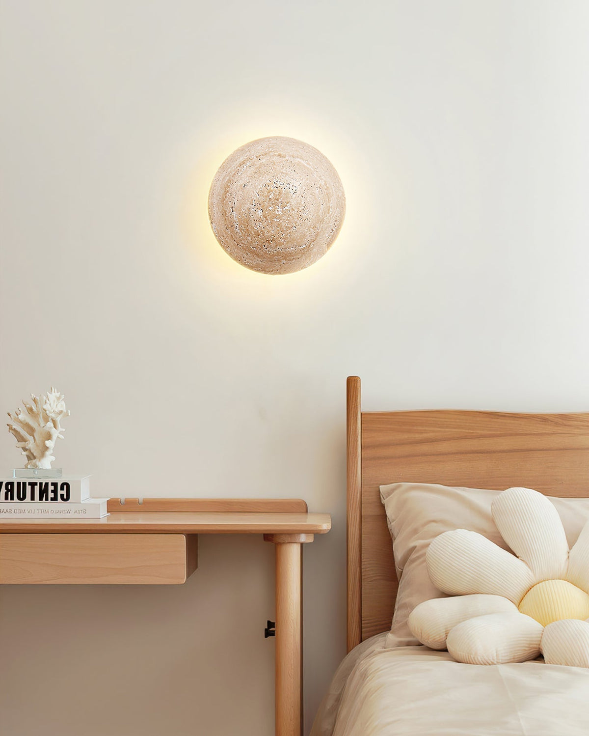 Tavenise ronde wandlamp in travertin