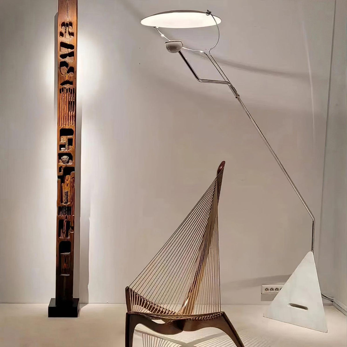 Olvenel vloerlamp met sculpturale chroom marmer