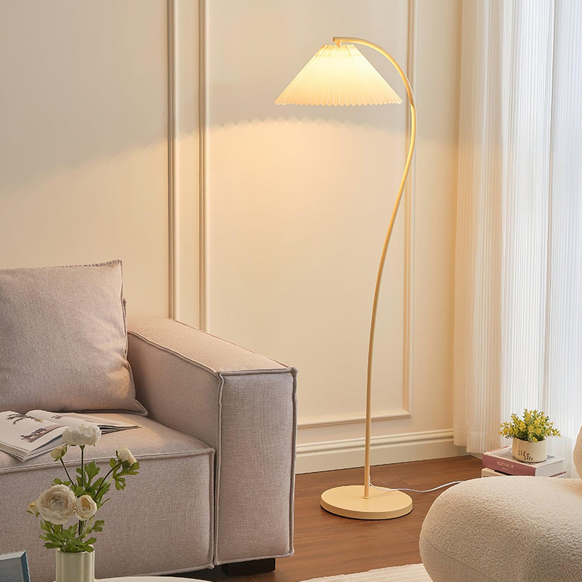 Mytalil Moderne vloerlamp met gebogen stoffen kap