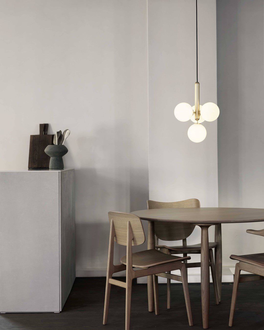 Azorila Moderne Minimalistische hanglamp van messing met glas