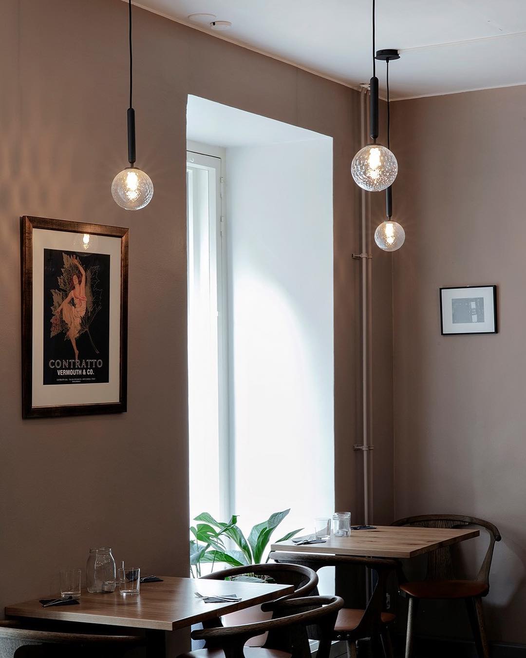 Azorila Moderne Minimalistische hanglamp van messing met glas