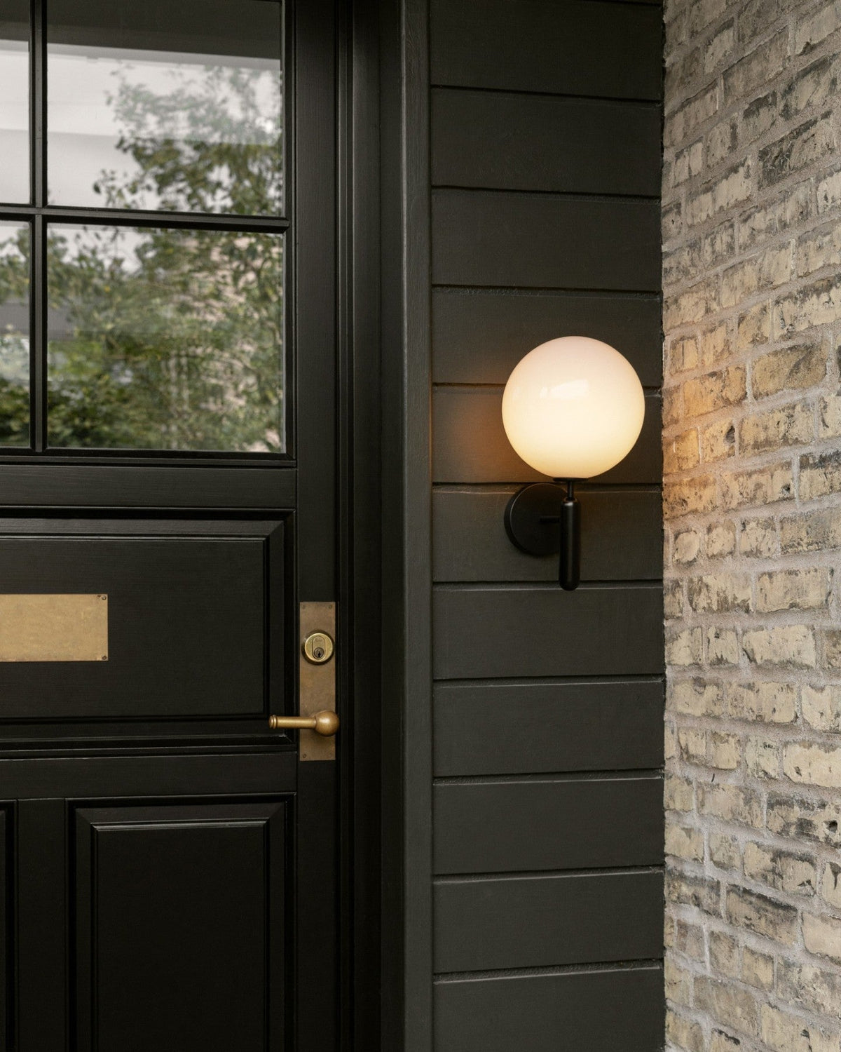 Ilirila Moderne minimalistische wandlamp van messing met glas