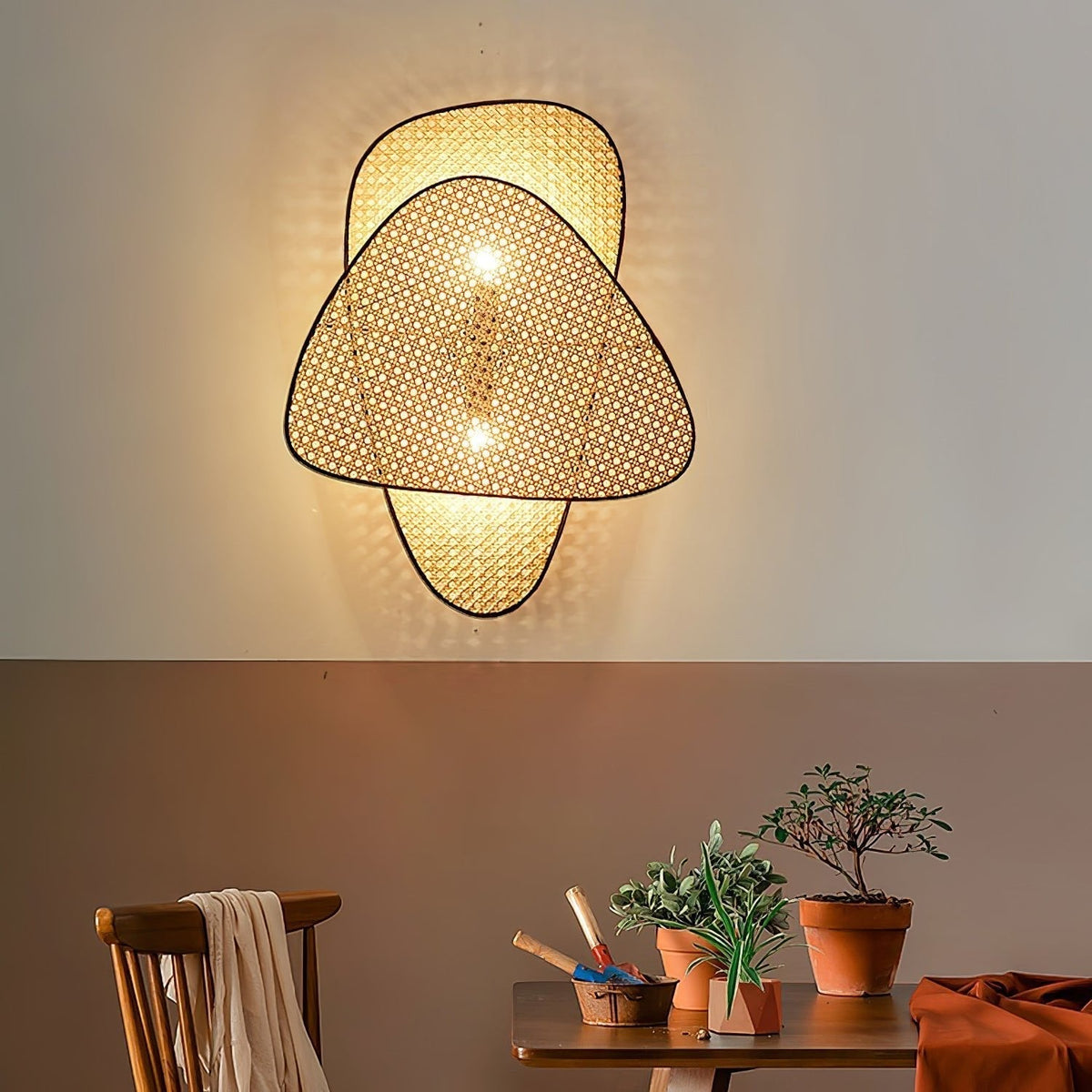 Caneira wandlamp met natuurlijke bamboe-ontwerp in cannage-stijl