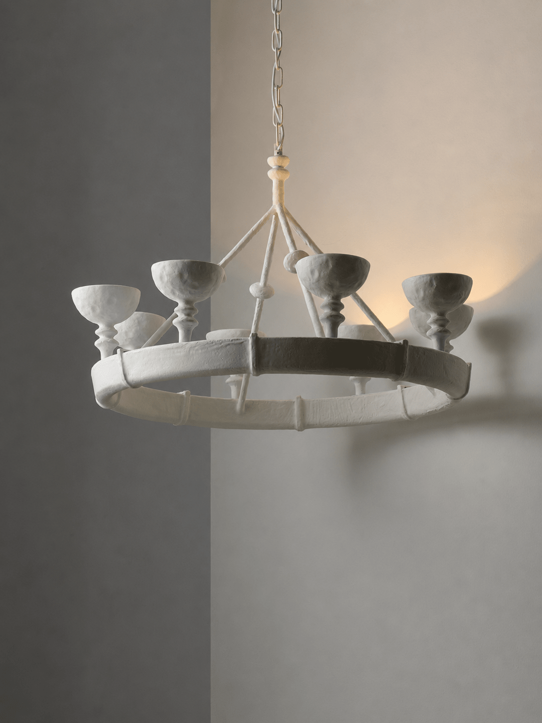 Sculptural kroonluchter van gips