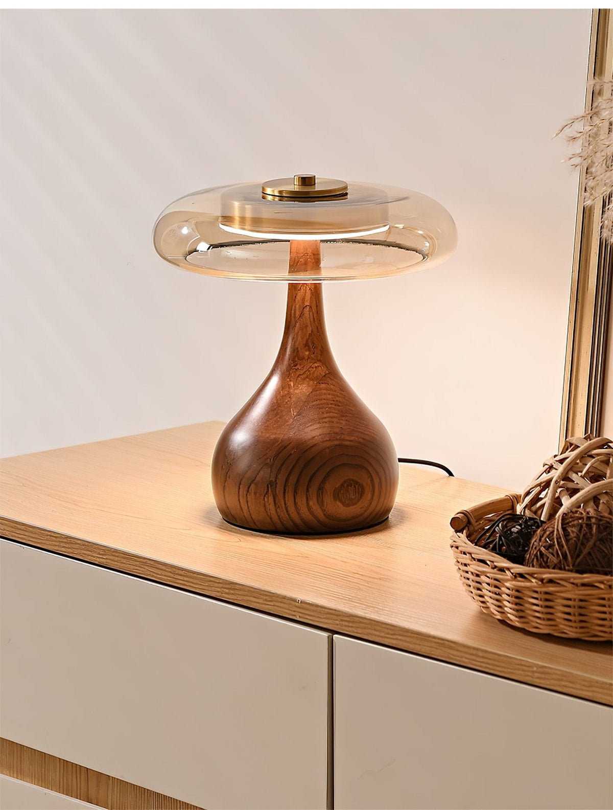 Bux Moderne tafellamp van walnoothout
