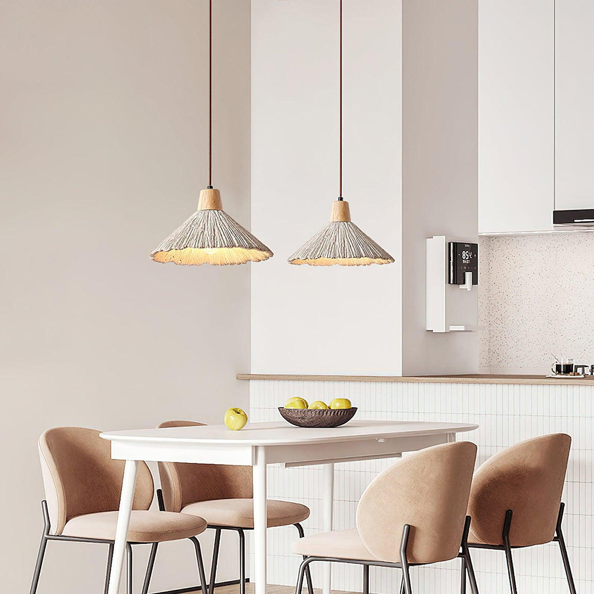 Hanglamp met houten bovenkant en getextureerde cementkap in grijs, Japandi-stijl