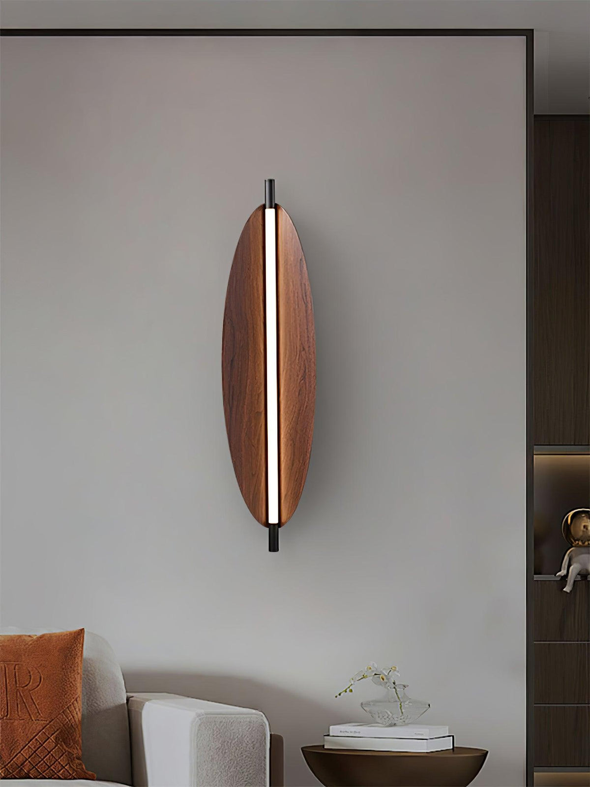 Orsoriel moderne minimalistische strakke wandlamp met walnoothout afwerking