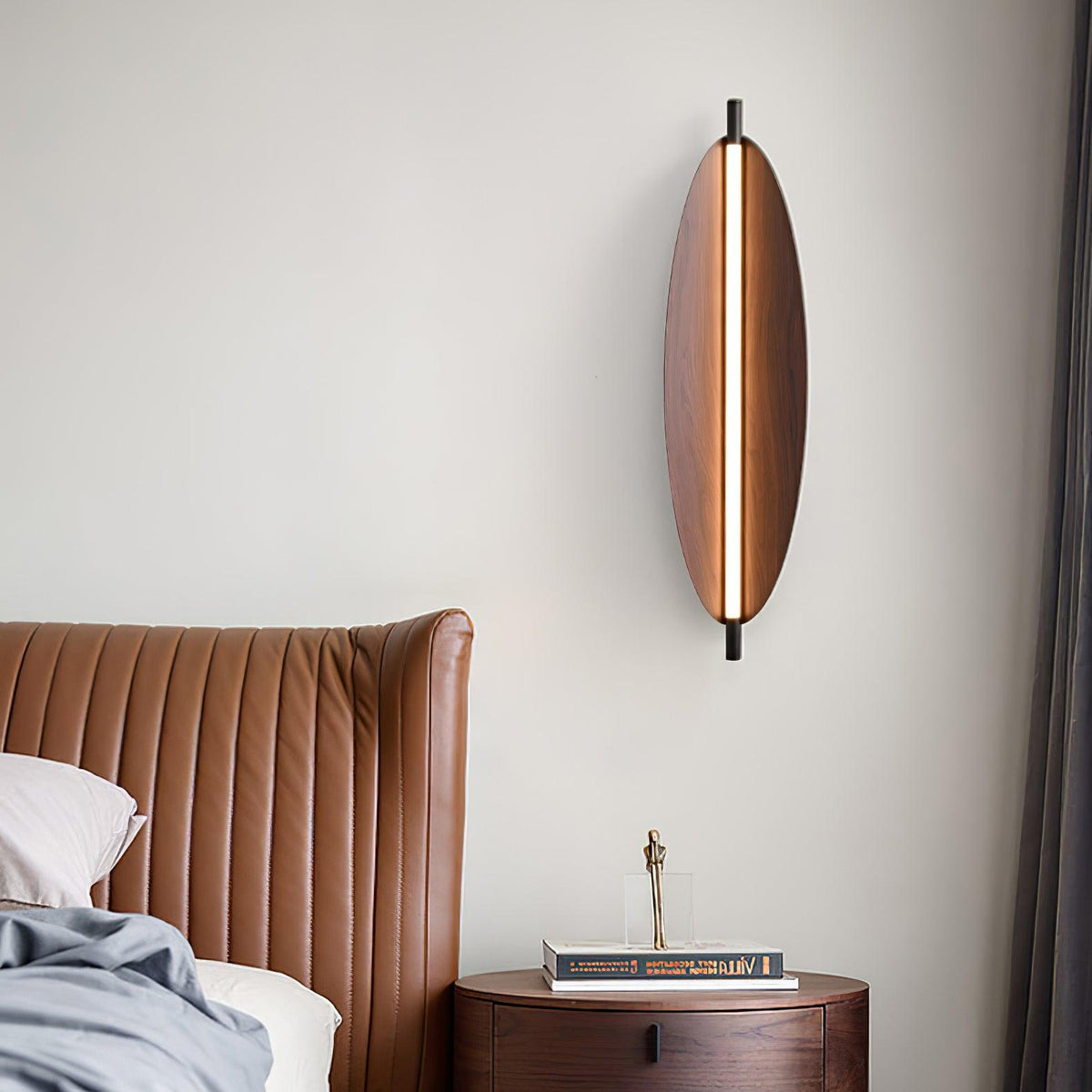 Orsoriel moderne minimalistische strakke wandlamp met walnoothout afwerking