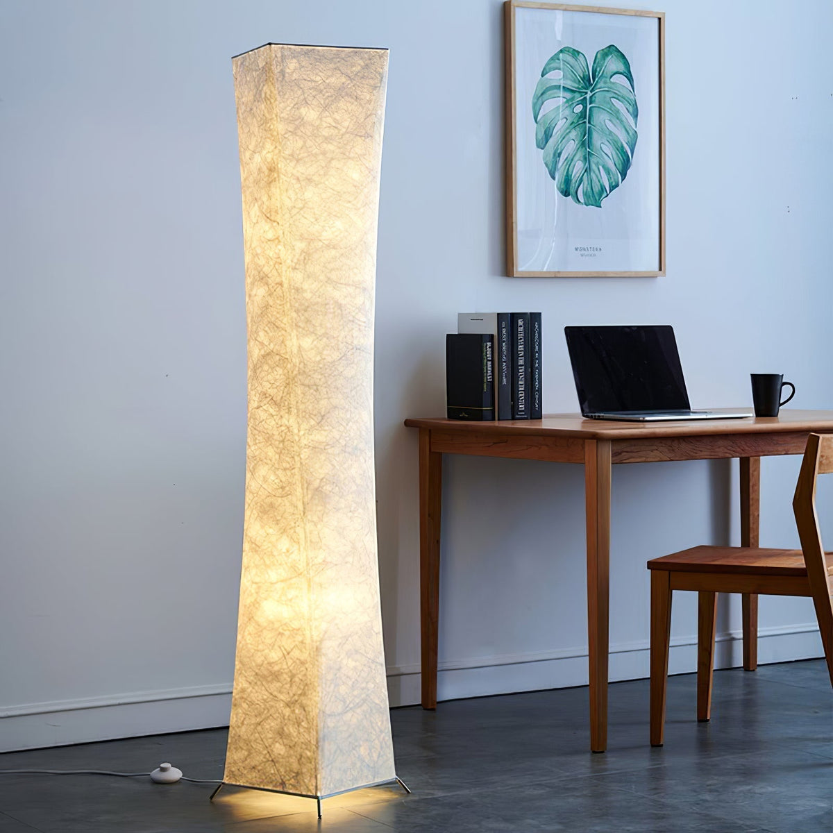 Ethereal vloerlamp met smalle taille