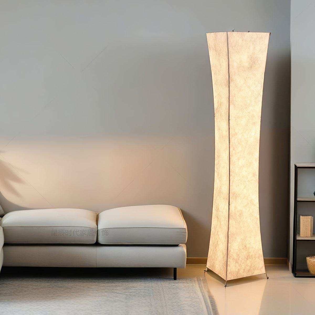 Ethereal vloerlamp met smalle taille