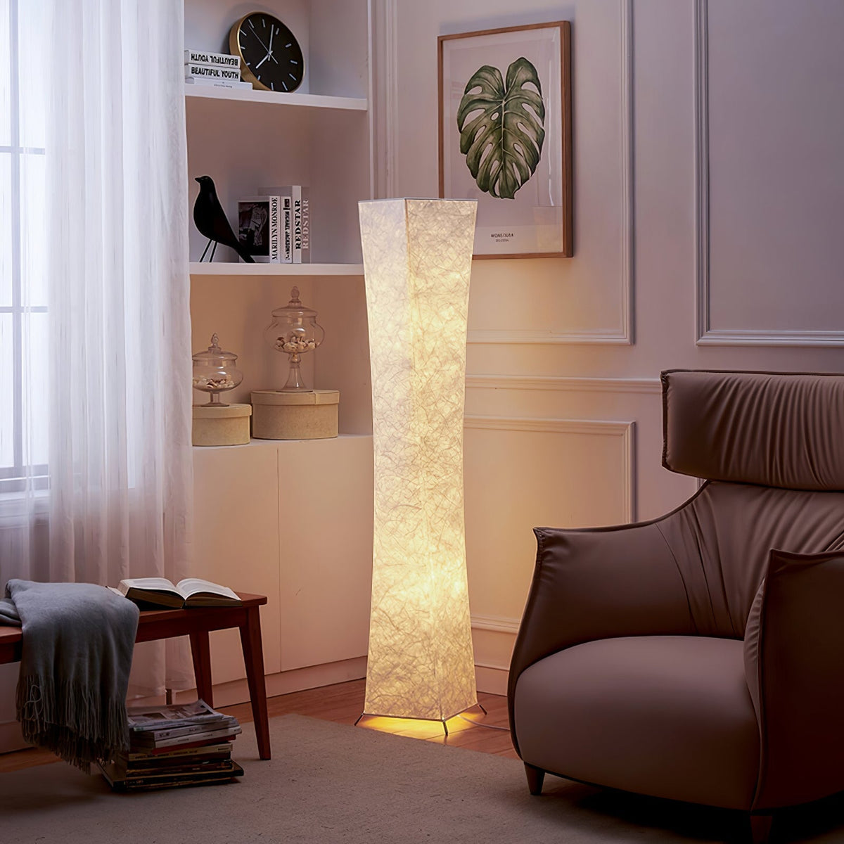 Ethereal vloerlamp met smalle taille