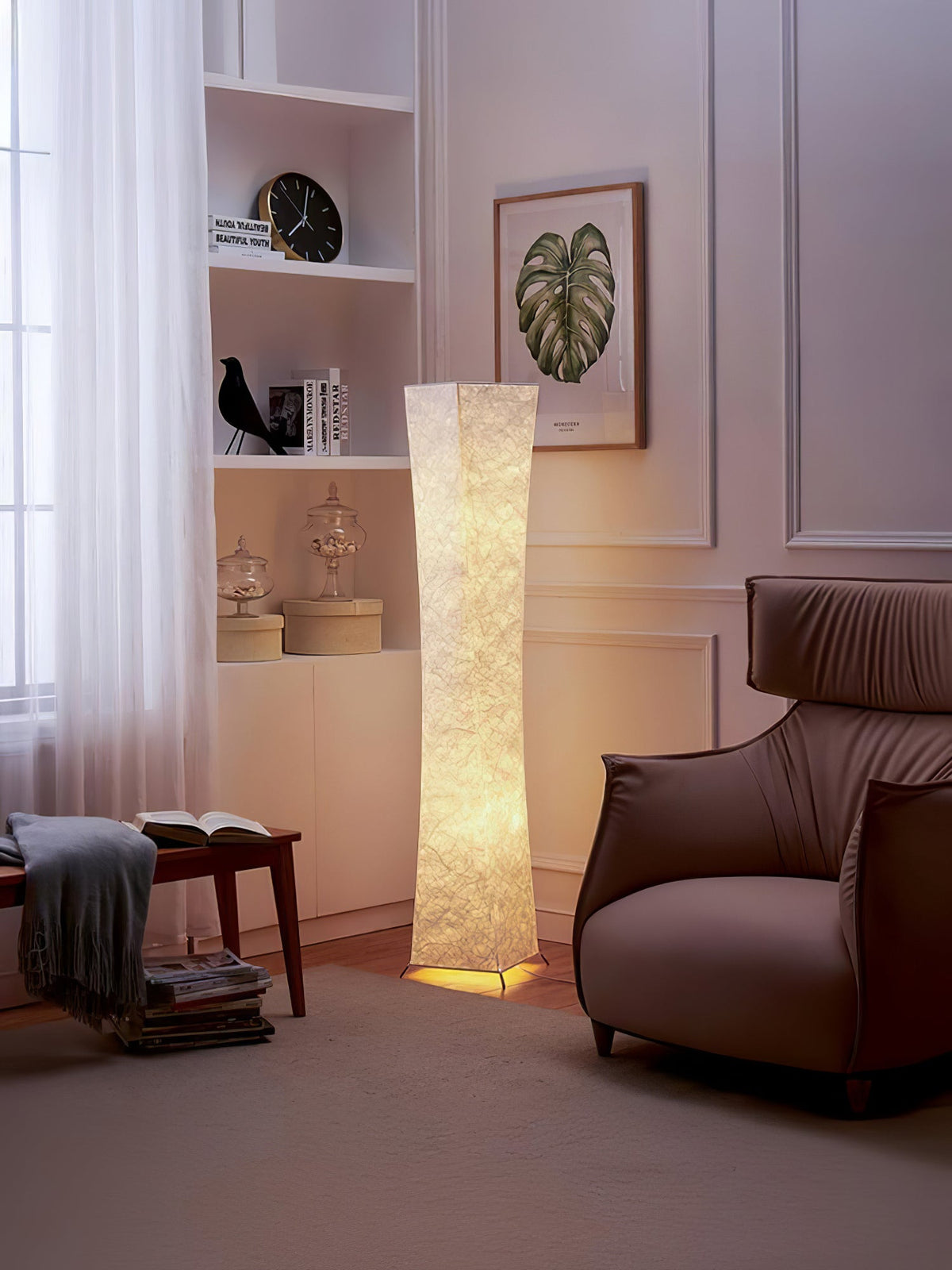 Ethereal vloerlamp met smalle taille