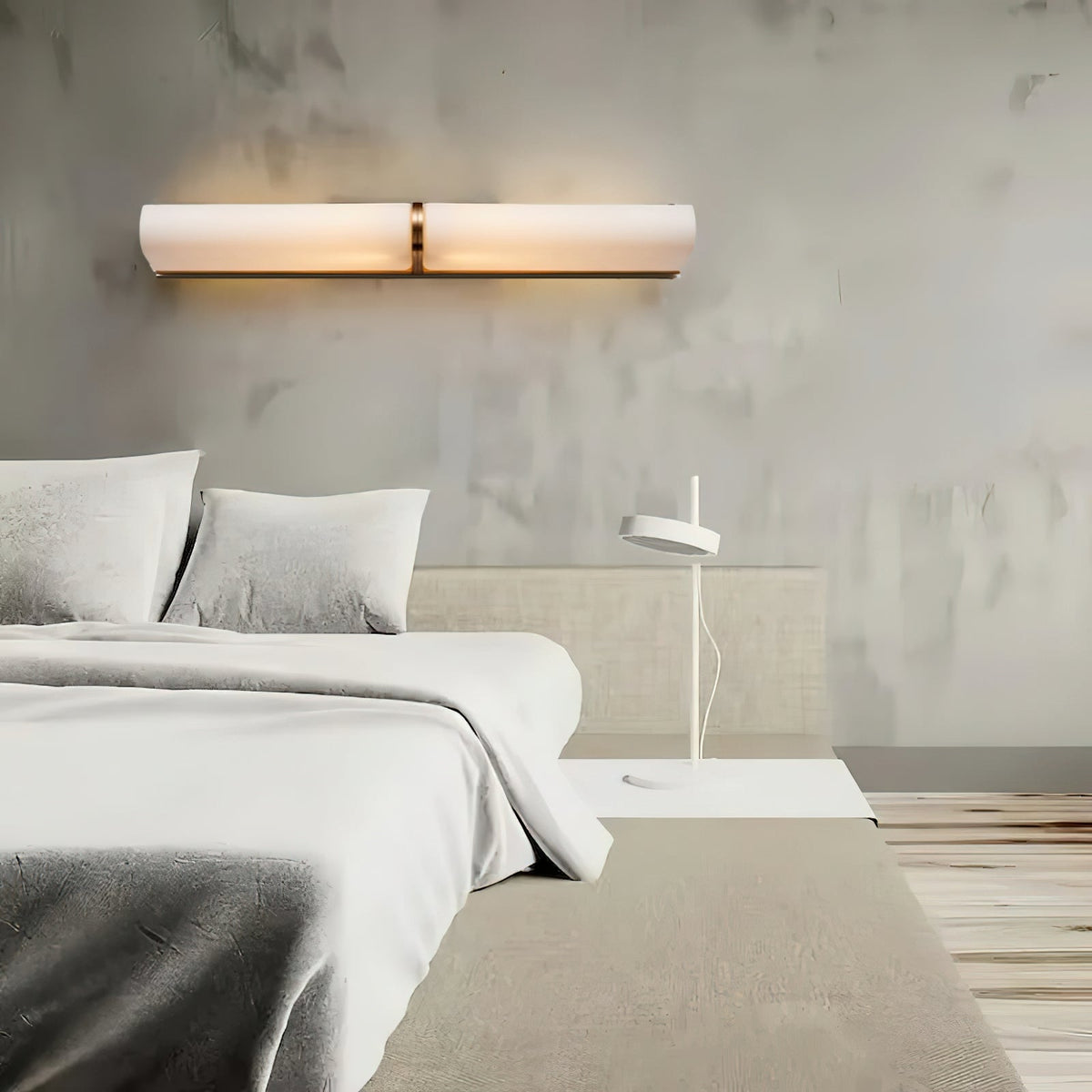 Eirisine wandlamp met glazen kap