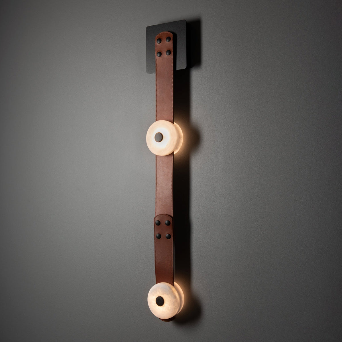 Eirerora wandlamp in albast