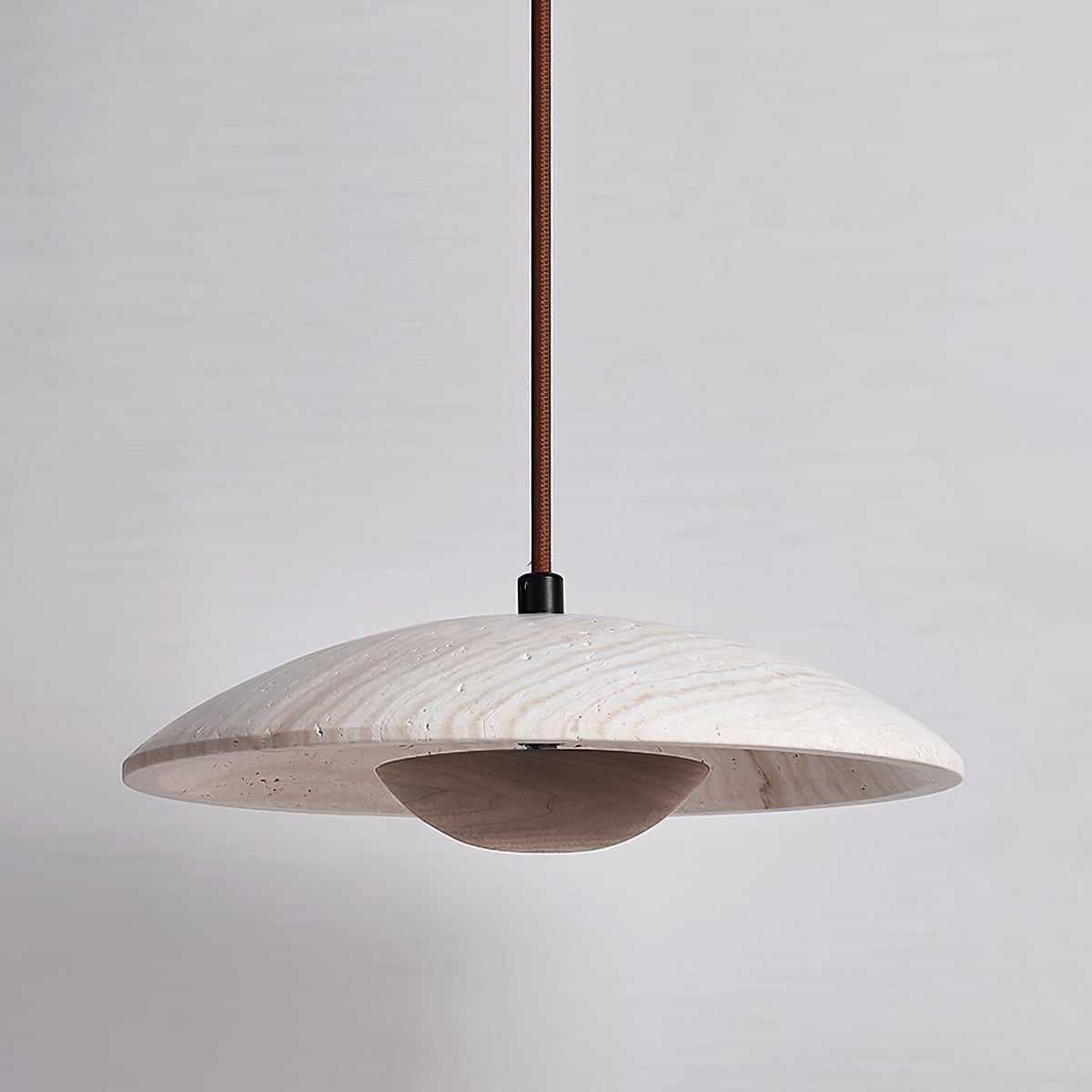 Bax hanglamp met brede rand in geel travertin