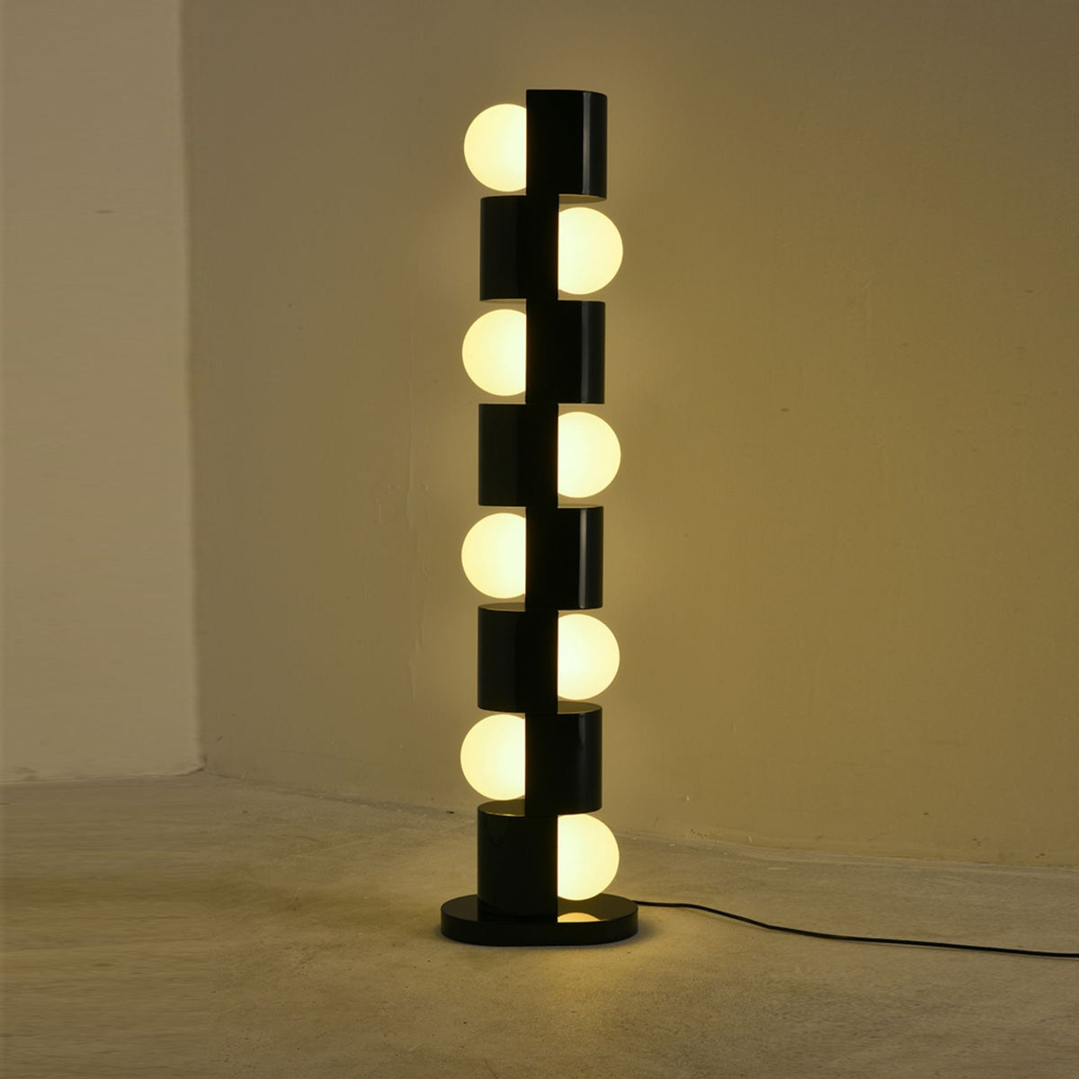 Viraeraine vloerlamp
