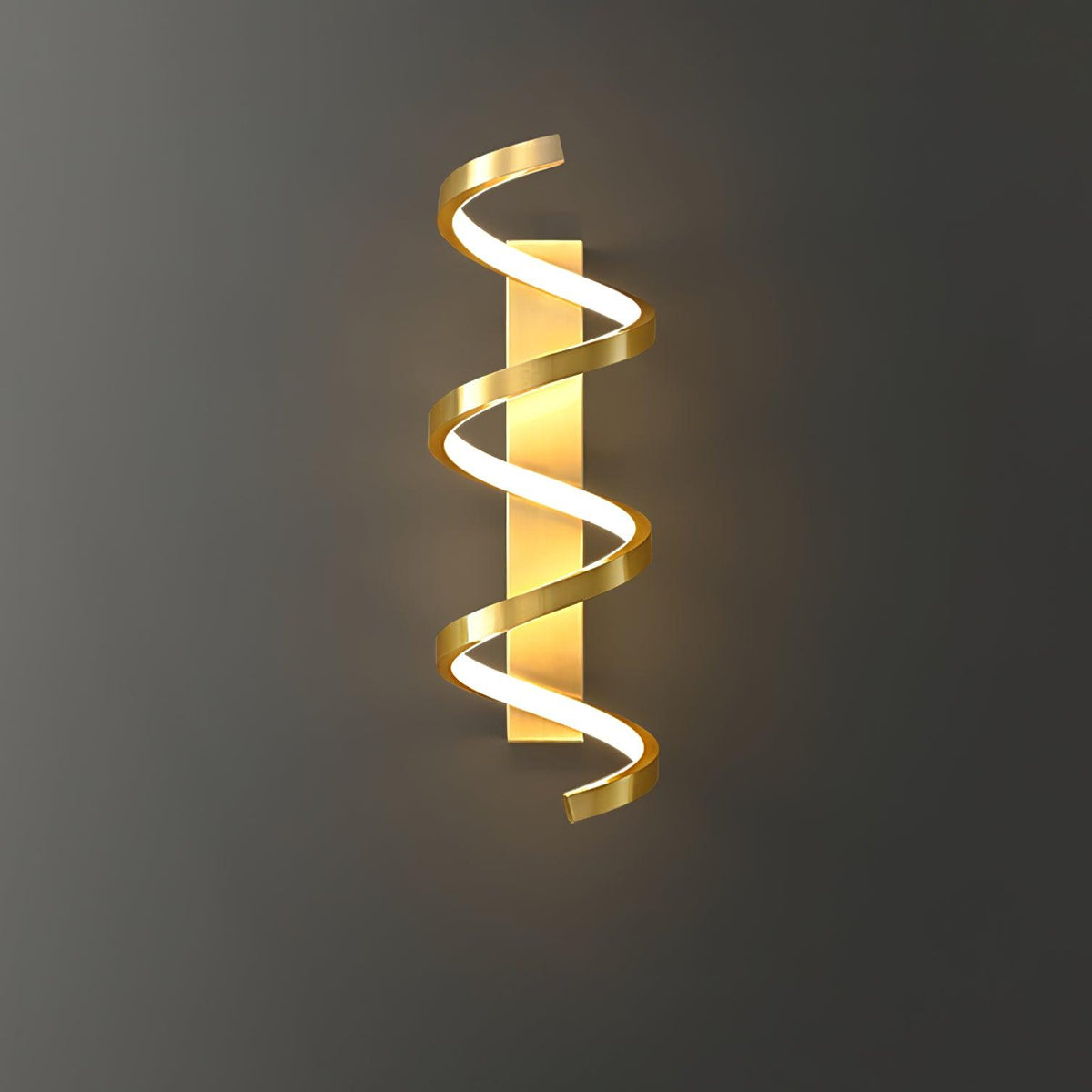 Asilion wandlamp met spiraal in Noordse kunststijl
