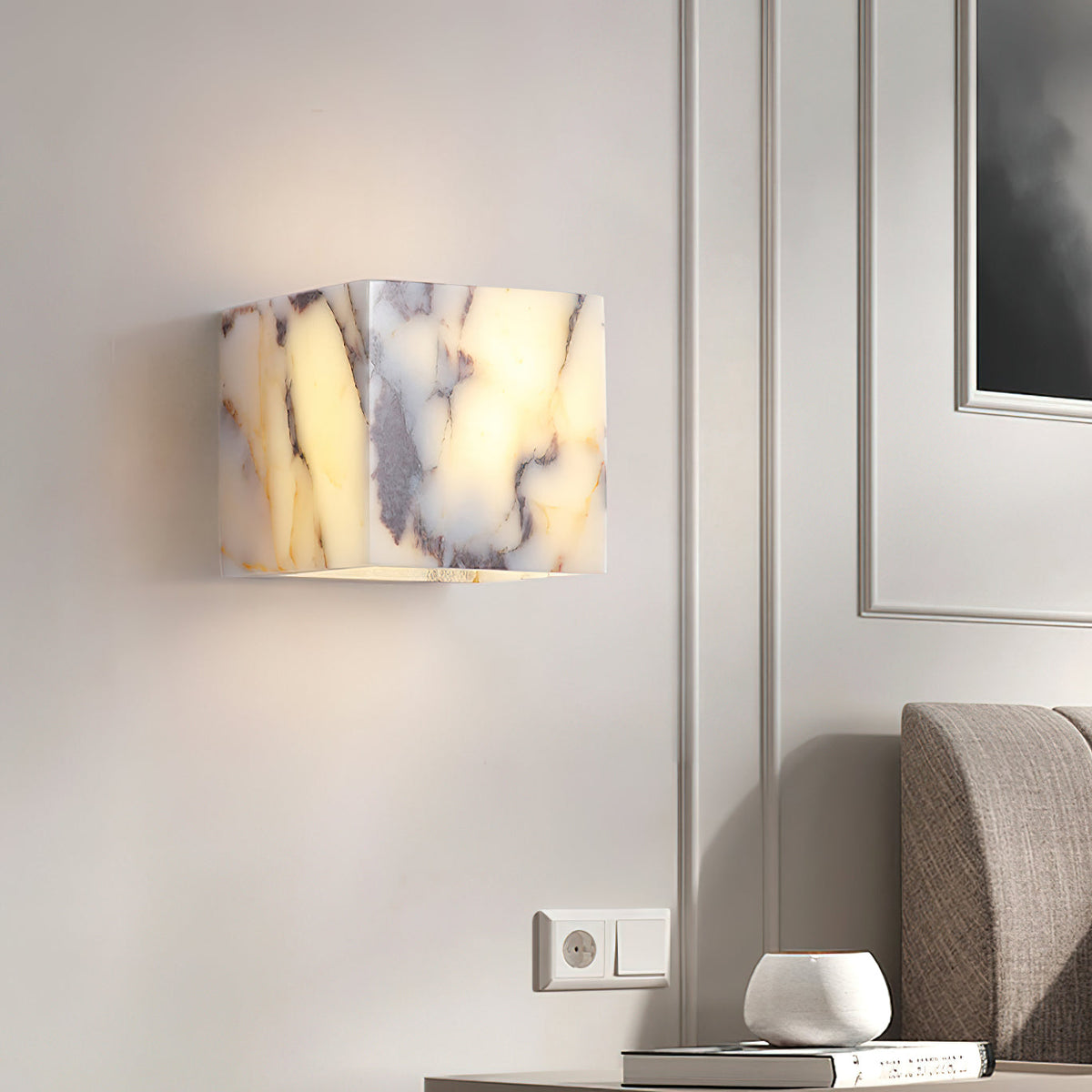 Neranina wandlamp in marmer