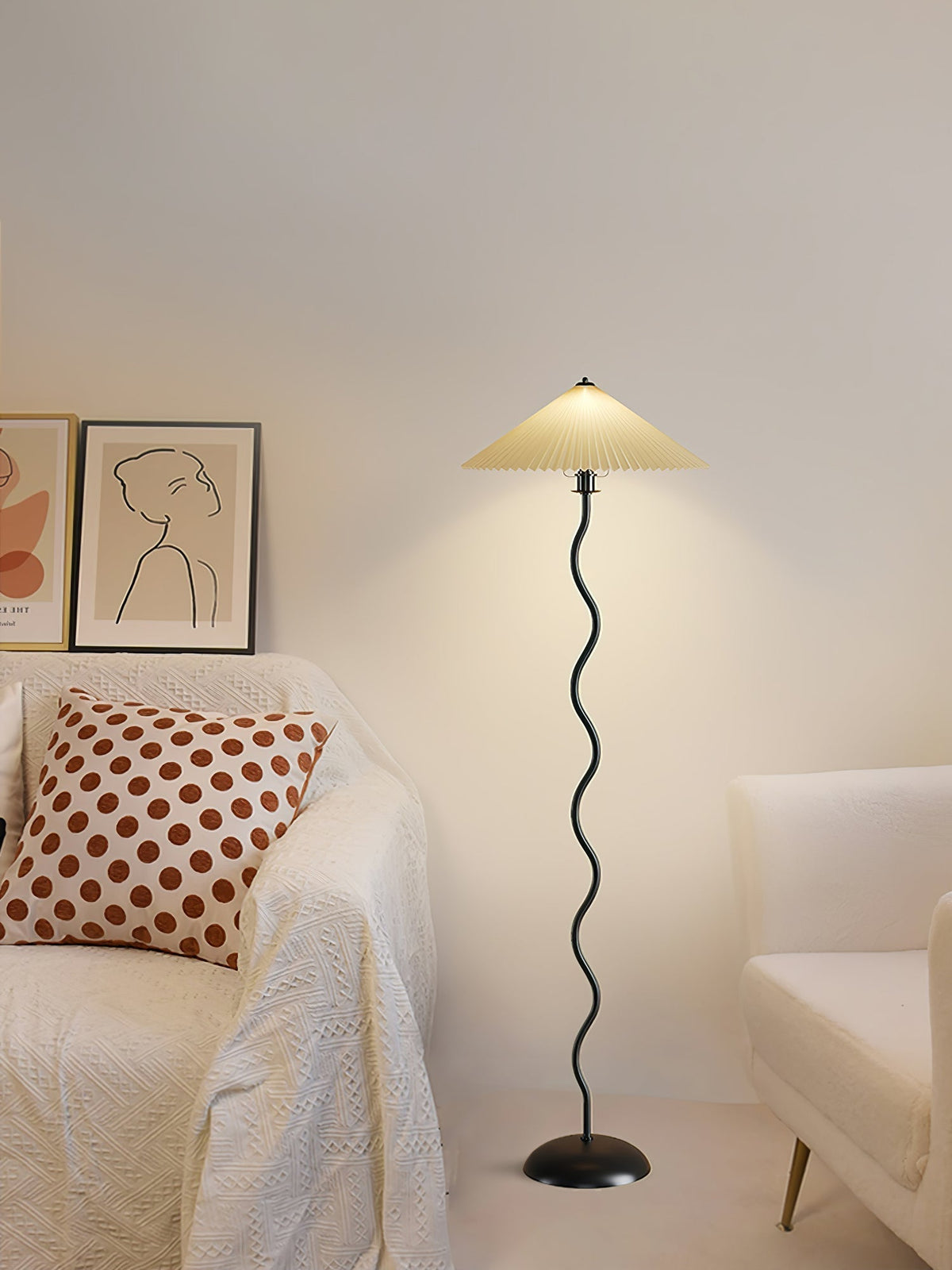 Lioraven vloerlamp van textiel in minimalistisch ontwerp