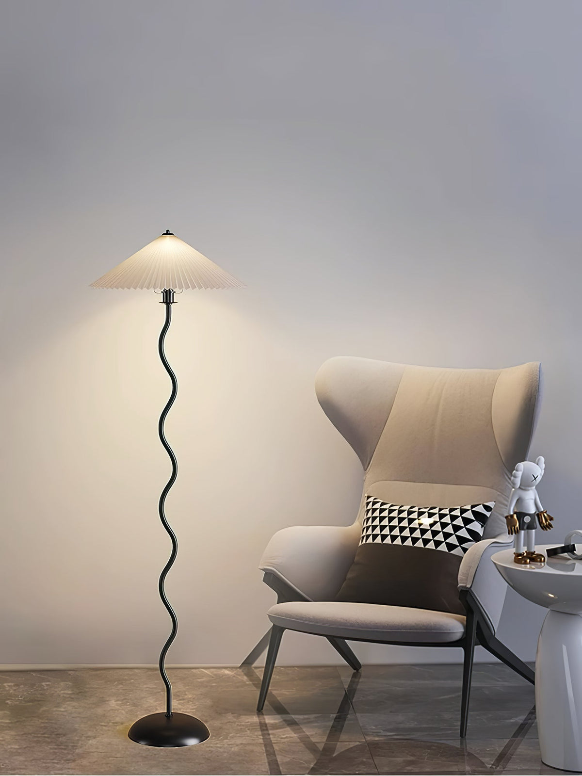 Lioraven vloerlamp van textiel in minimalistisch ontwerp