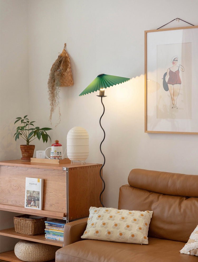 Lioraven vloerlamp van textiel in minimalistisch ontwerp