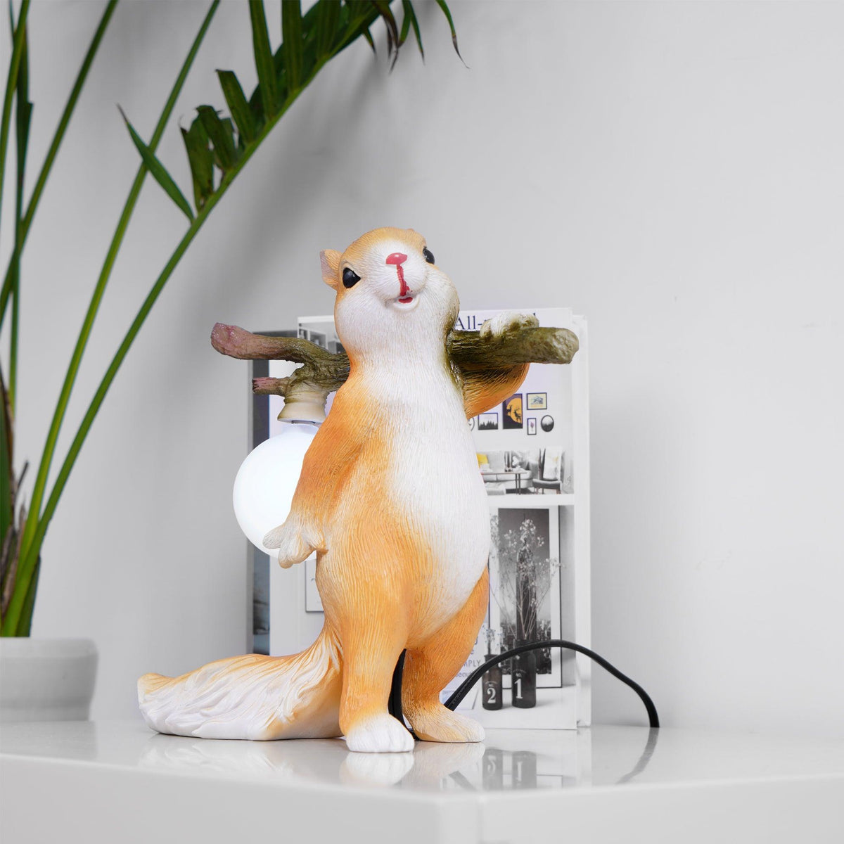 Niranielle whimsische tafellamp van hars