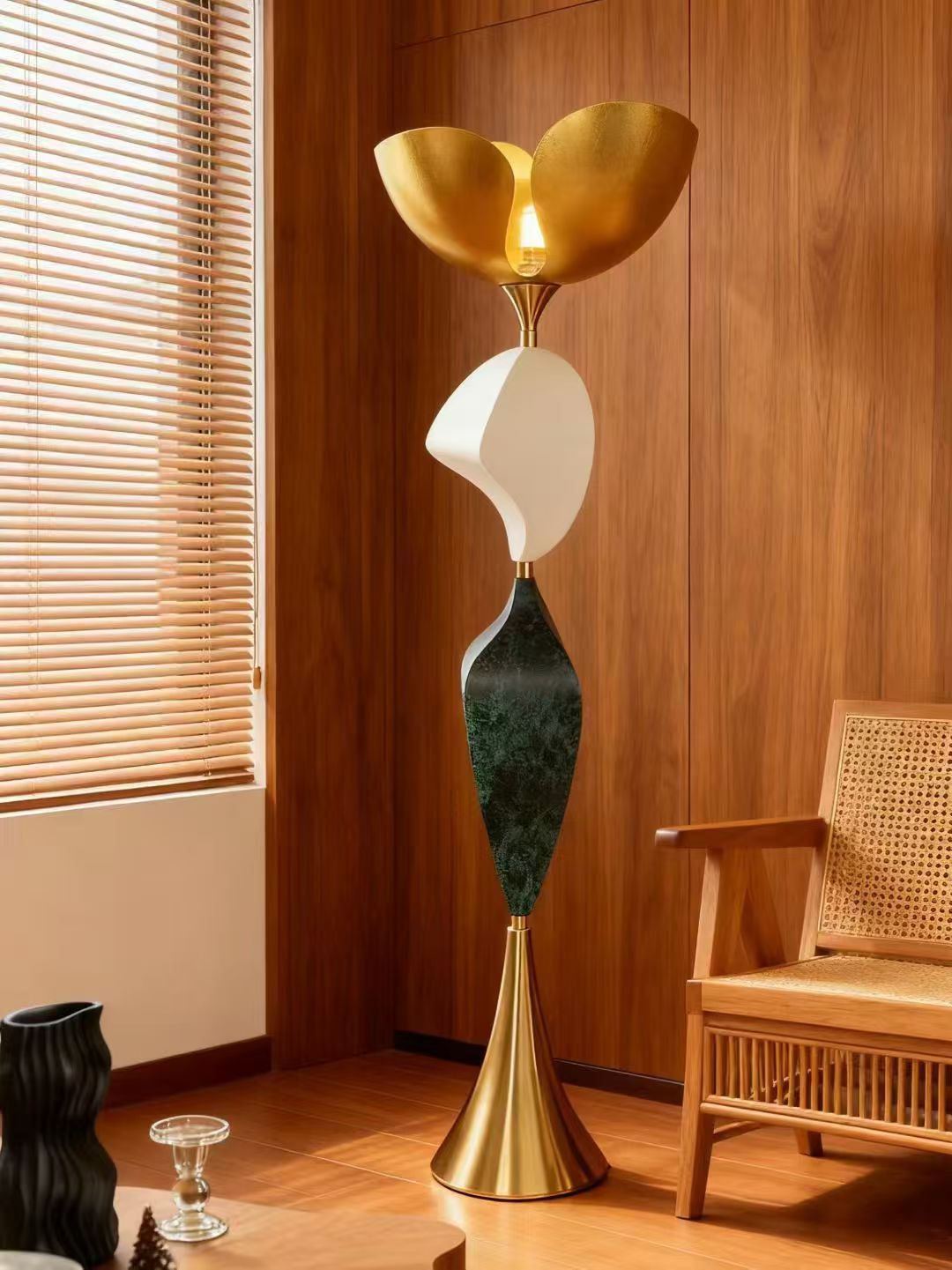 Stacked vloerlamp met sculpturale vormgeving