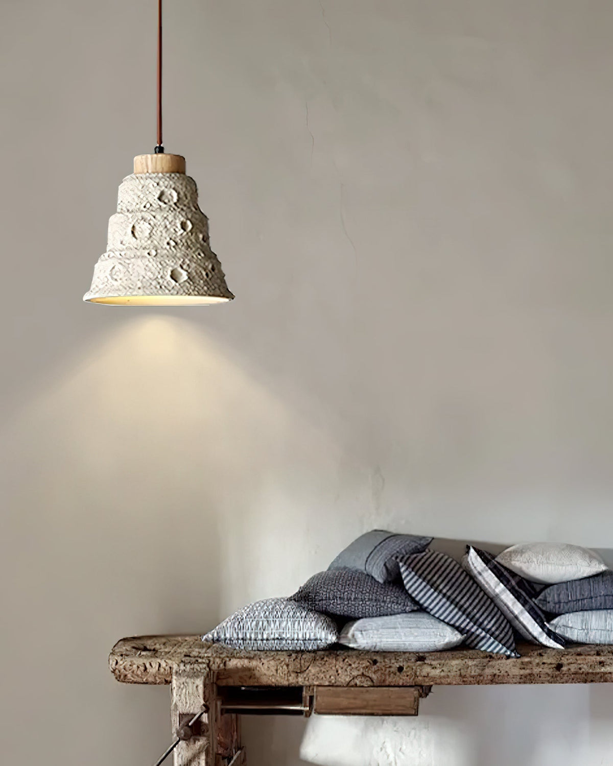 Ilphaeth Noordse kunst hanglamp van steen en hout